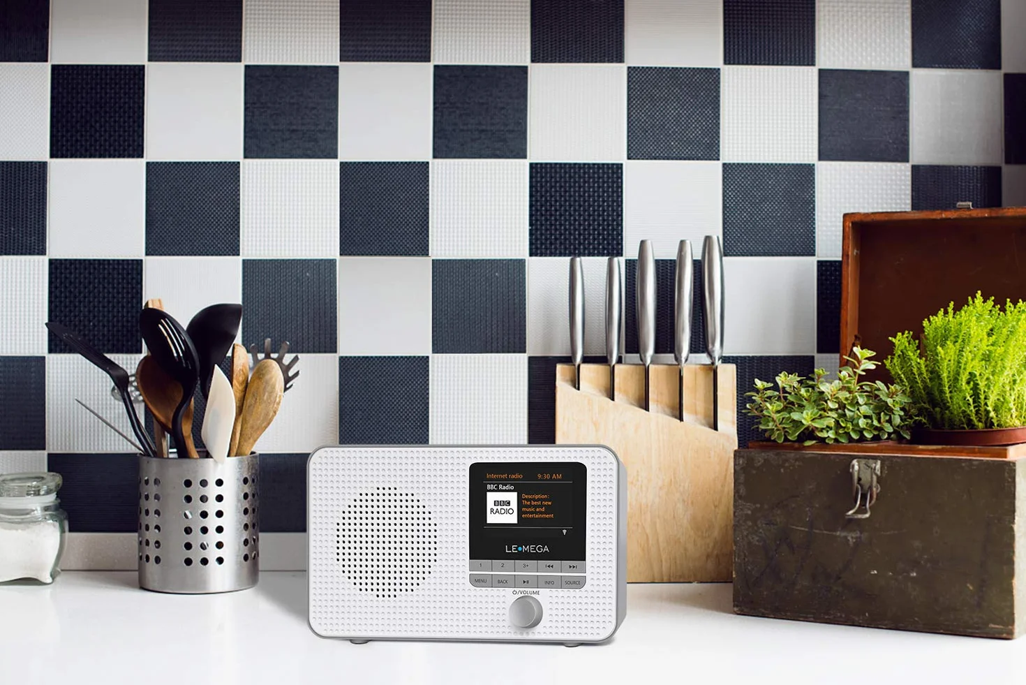 LEMEGA IR1 Tragbares WiFi Internetradio,Dab/Dab+/FM Digitalradio,Bluetooth,Doppelwecker,Schlaf-Snooze-Timer,60 Voreinstellungen,Kopfhörerausgang,Farbdisplay,Batterie- Oder Netzbetrieb, Gris
