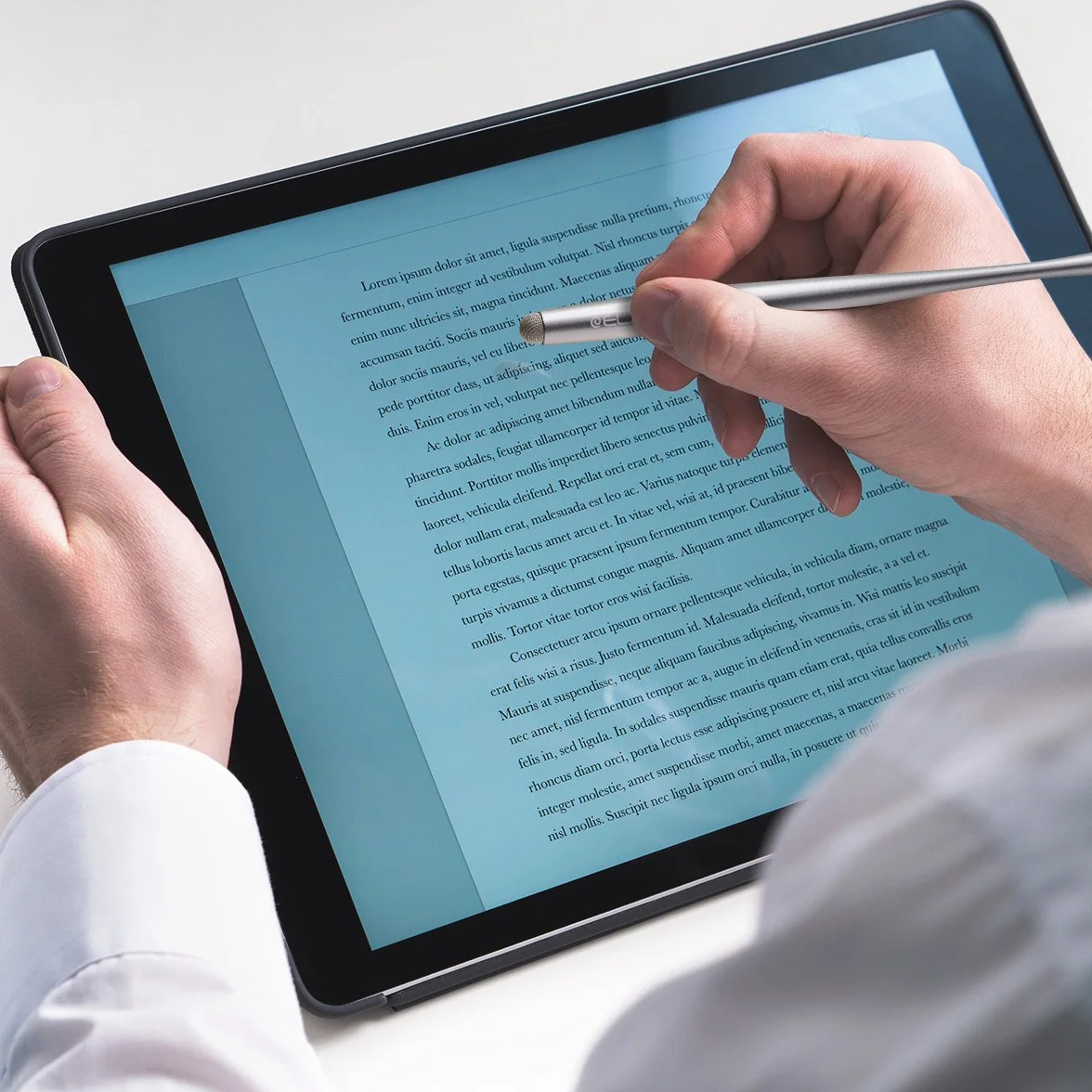 ELZO Stylo Tactile 4 pièces avec 6 Fibres de Remplacement pour iPad Android iPhone Samsung