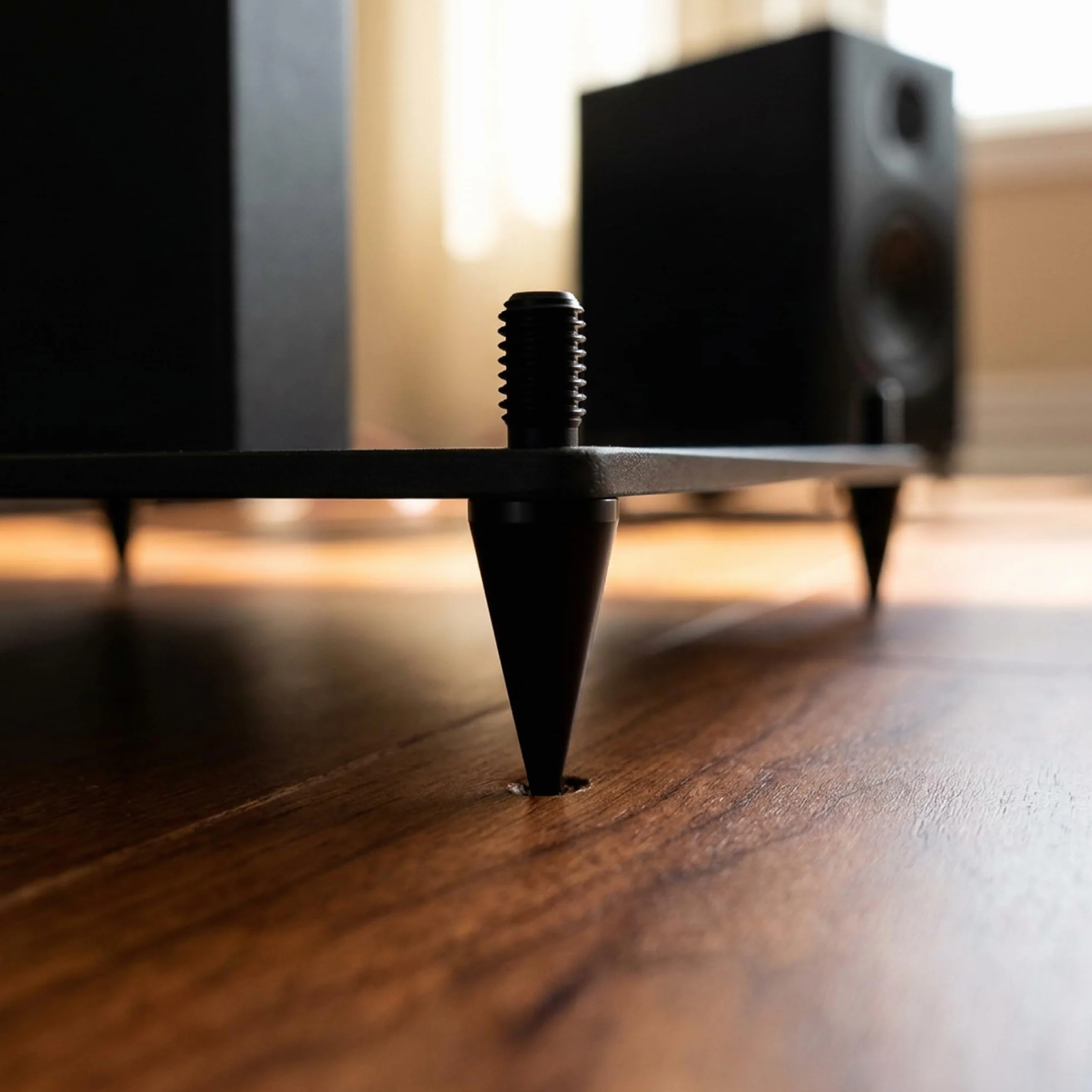 PrecisionGeek Speaker Spikes M6 – Aluminium Noir Ø10 × 20 mm – Anti-Vibration – 4 pièces