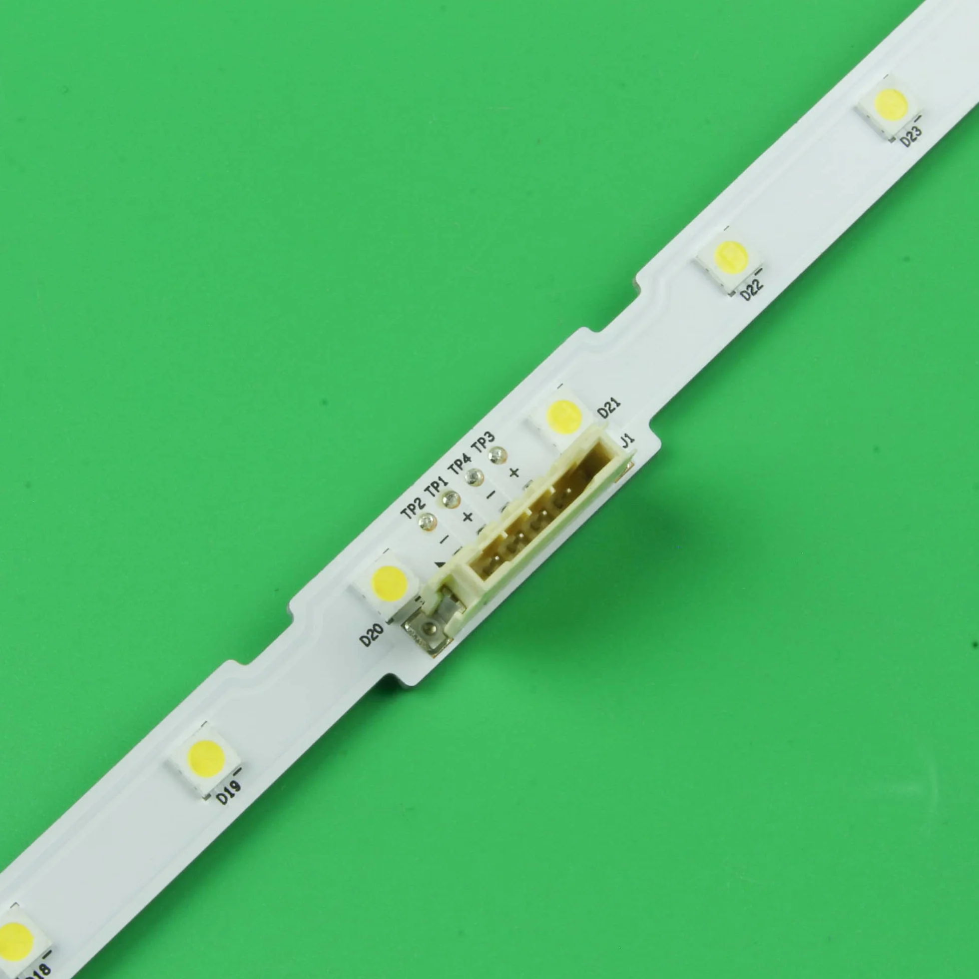 Bande de rétro-éclairage LED 40 LED, for Samsung TV 55 Pouces UN55NU7300F UE55NU7105 AOT_55_NU7300_NU7100 55NU710C BN96-45913A BN61-15485A