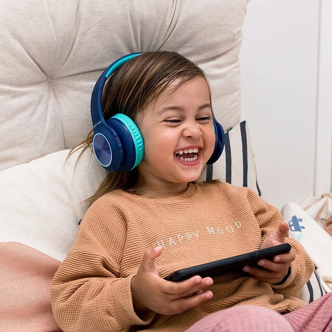 PowerLocus Casque Bluetooth Pliable sans Fil pour Enfant avec Lumières LED, HD Stéréo, USB-C Recharge Rapide, Micro intégré, SD Mode et Filaire pour iPhone/Tablettes/TV