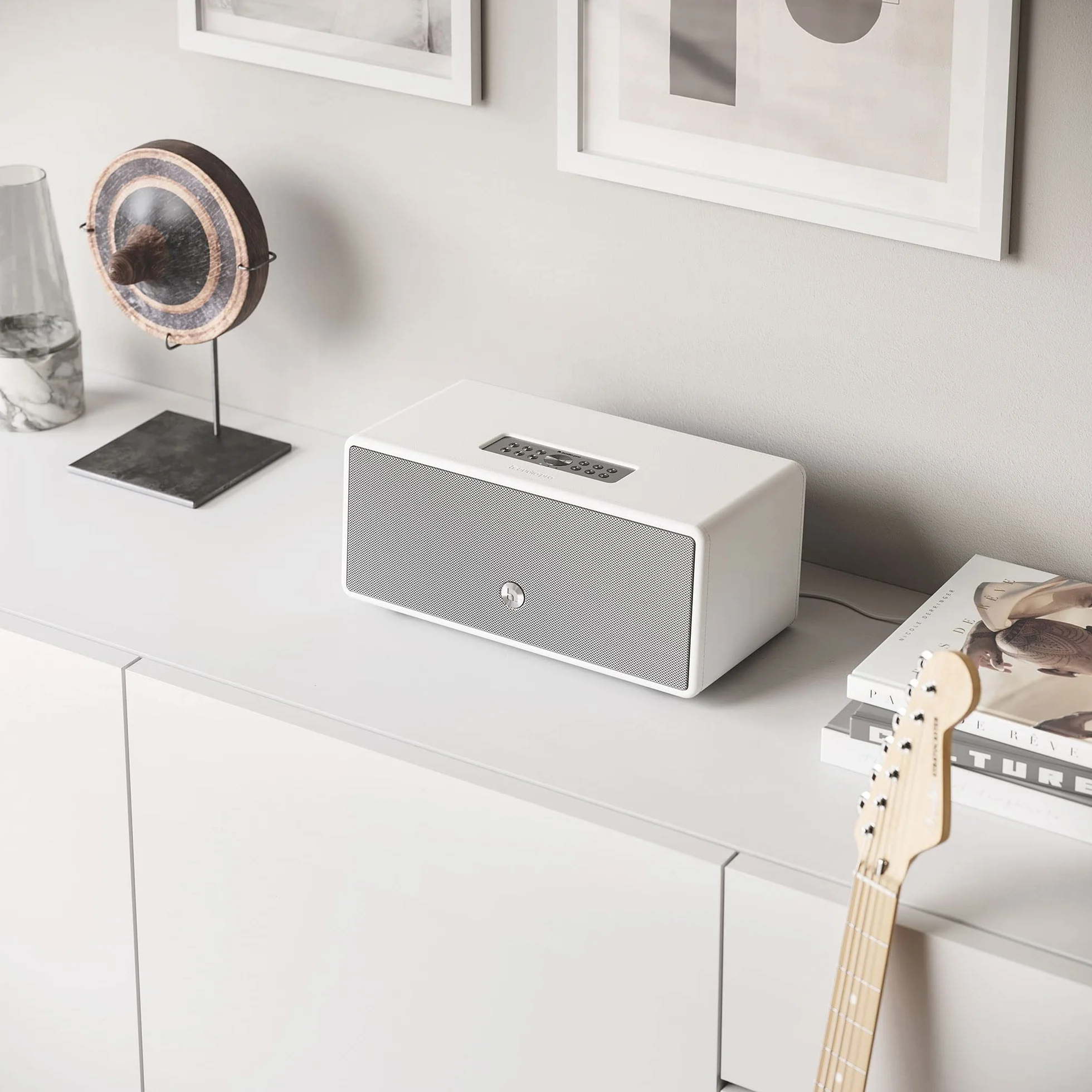 Audio Pro Drumfire-D2 - Enceinte Multiroom Ultra Puissante avec Bluetooth & WiFi - Enceinte Stéréo avec AirPlay 2, Chromecast, Spotify sans Fil - Blanc