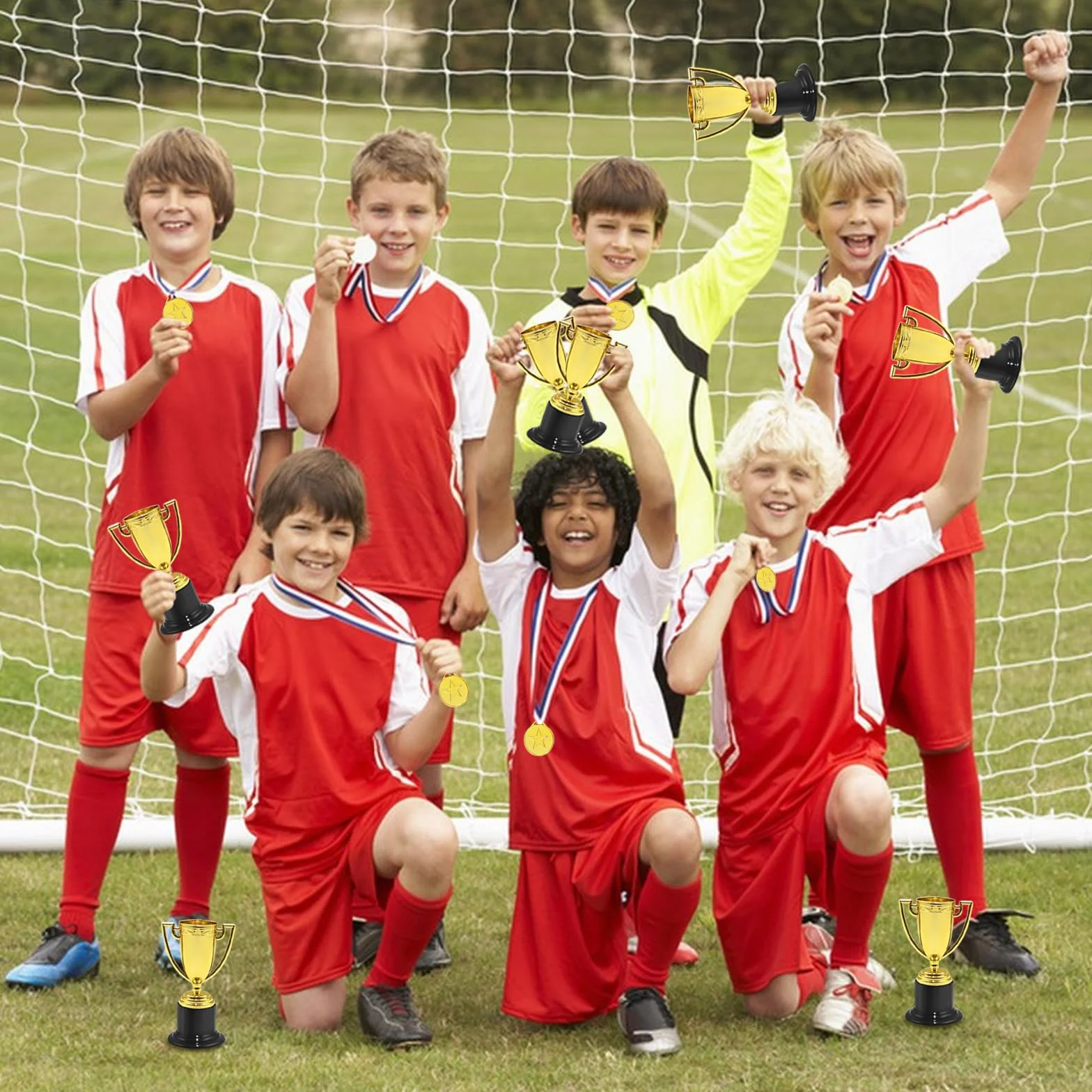 Médailles Mini Trophées Plastique 6 Pièces pour Fête Anniversaire Enfants Sport Scolaire Cadeaux Récompenses