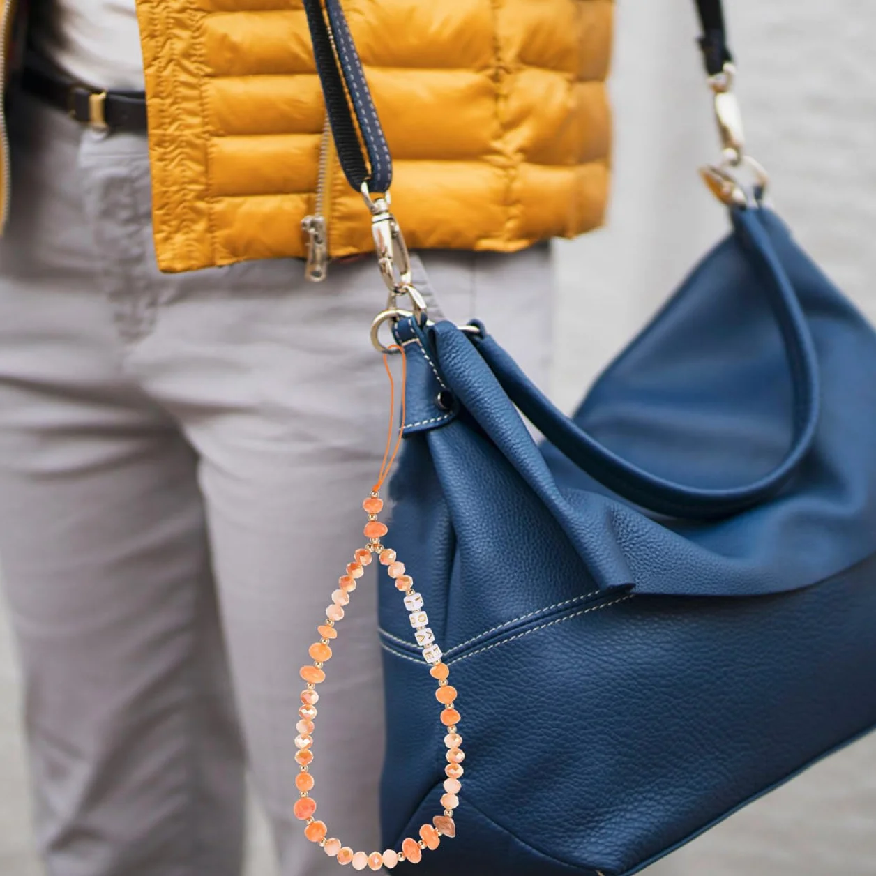 SEWACC Lanière Portable pour Téléphone avec Perles Décoratives Antidérapante Orange