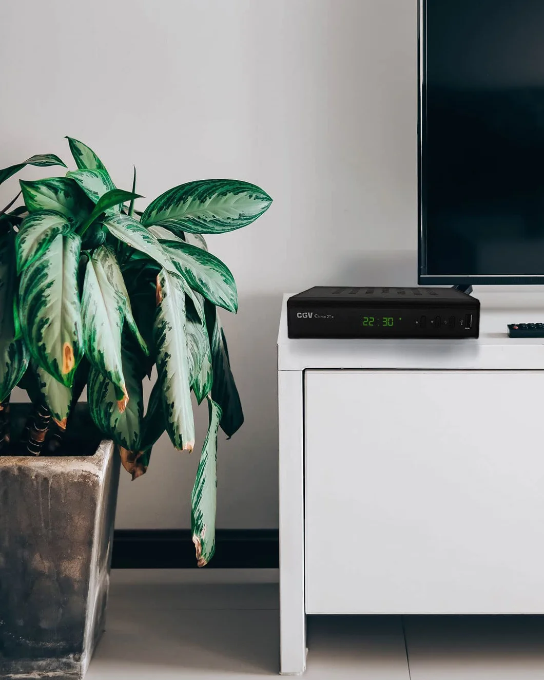CGV etimo 2T-C Recepteur/enregisteur TNT HD Double Tuner NOIR | Réception des chaînes étrangères et locale de la TNT