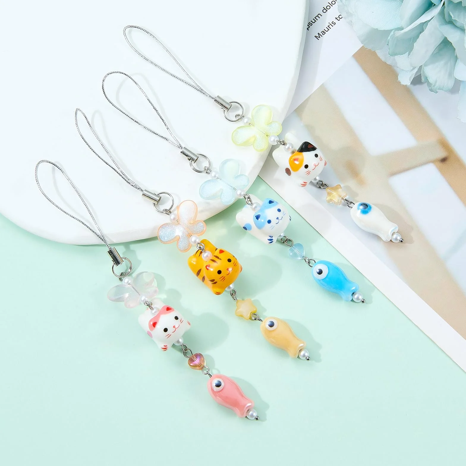 BEEFLYING 1 Pièce Pendentif Téléphone Chat Orange Pendentif Papillon Raffiné en Perles Breloque Porcelaine Poisson Pour Porte-clés et Sacs