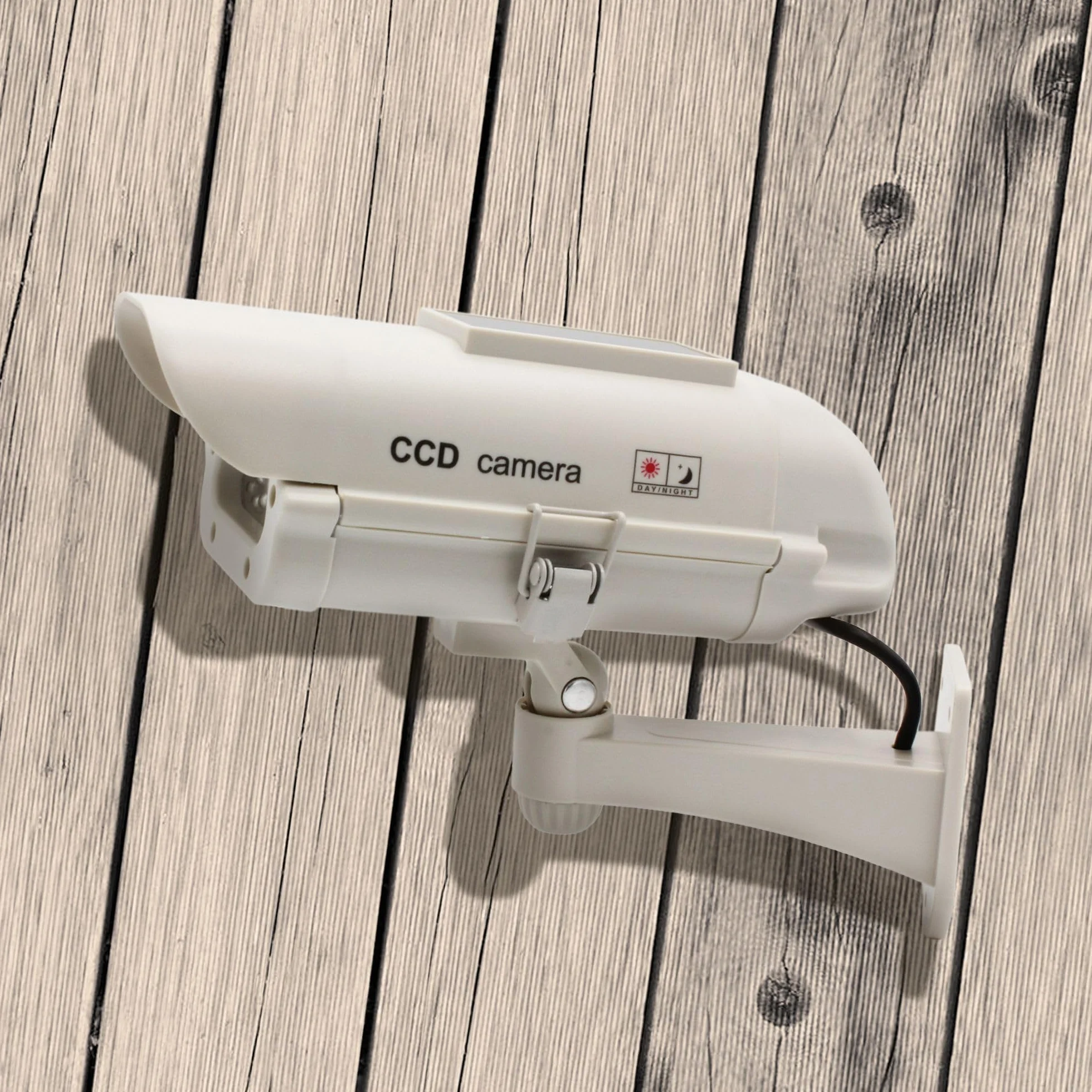 Fishtec ® Camera Factice Extérieur - Fausse Caméra de Vidéosurveillance avec LED Clignotante - Panneau Solaire - Usage Extérieur/Intérieur - Blanc
