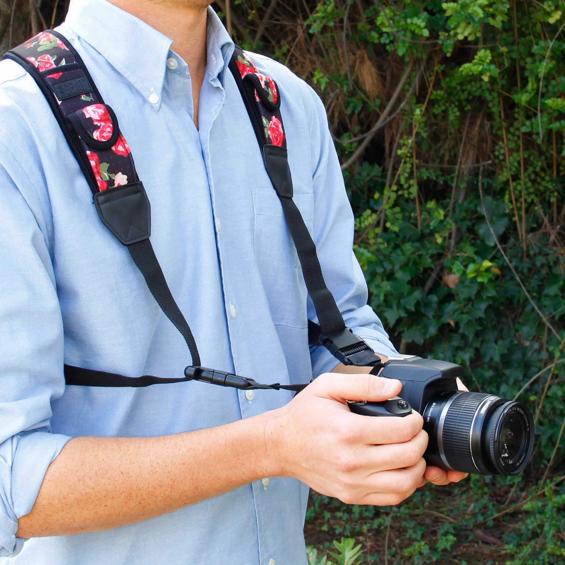 USA Gear DSLR Harnais de Poitrine Pour Appareil Photo Reflex Numérique avec Boucles à Dégagement Rapide et Poches pour Accessoires – Compatible avec Canon, Nikon, Sony et plus