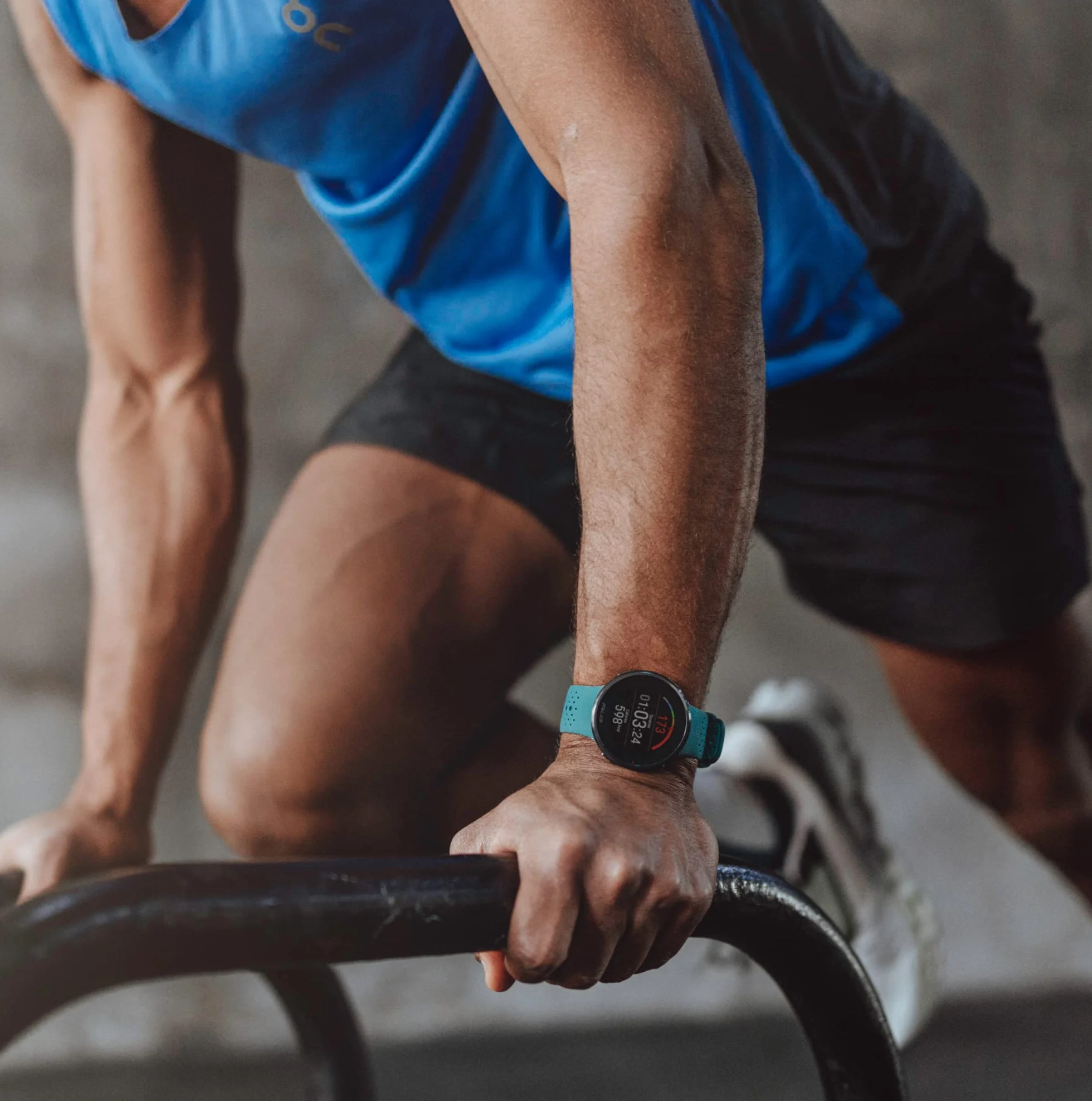 Polar Pacer Pro Montre Sport GPS Cardiofréquencemètre Poignet Hommes Femmes Entraînement Running Suivi Sommeil