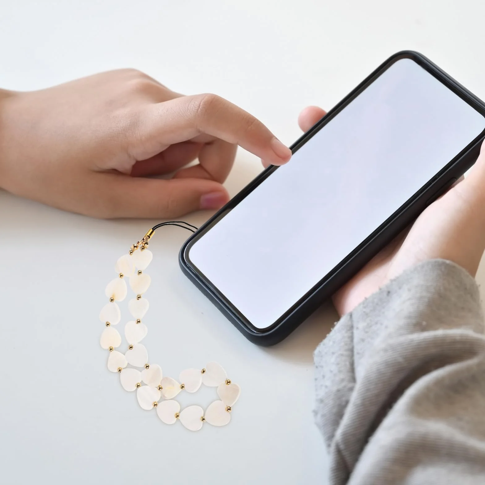 TEHAUX Porte-clés Chaîne Pendentif Cœur en Perles pour Téléphone Portable, Accessoire Décoratif, Chaîne Téléphonique Élégante pour Étui de Téléphone, Bijou pour Femmes, Présent Pratique