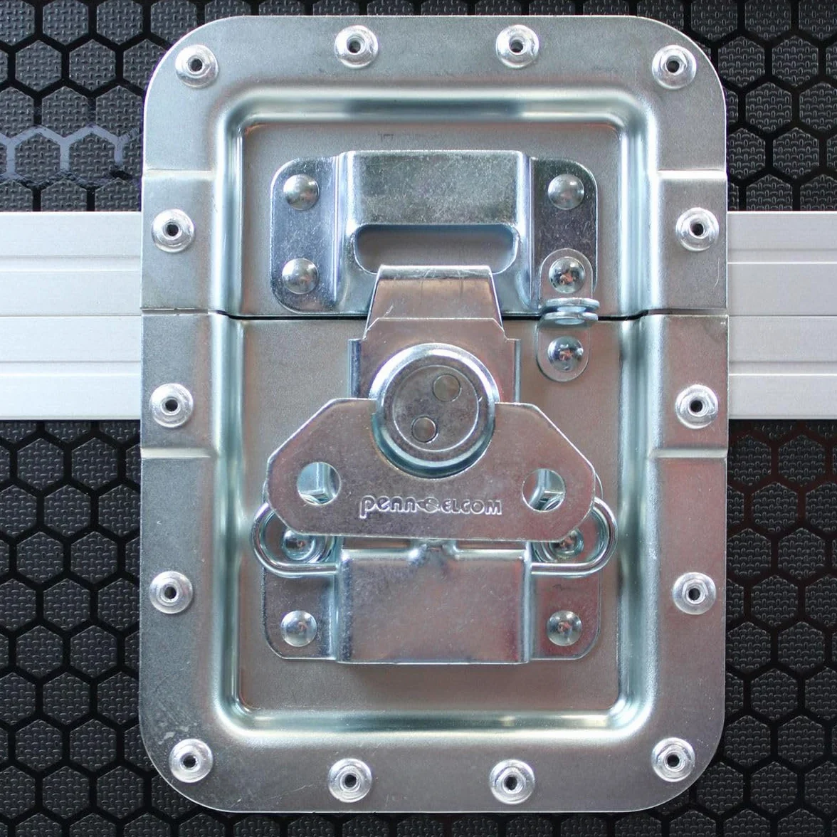 KIMEX Flight Case pour deux écrans TV 65"-75" sur roulettes