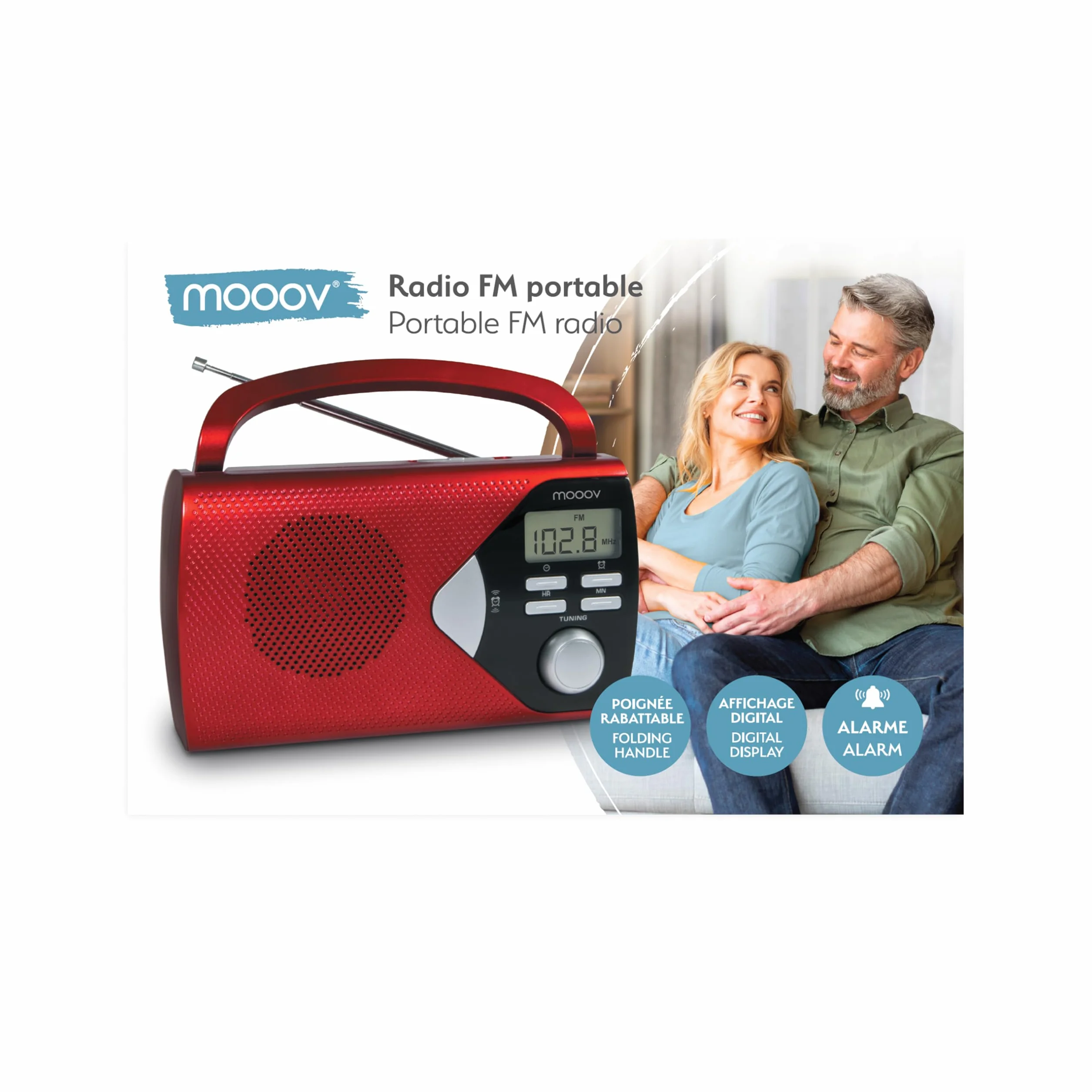 MOOOV 477201 Radio Portable à Pile FM/AM, Tuner Affichage Digital, Poste avec Poignée de Transport Rabattable, Facile d'Utilisation, Fonction Heure & Alarme, Secteur ou Piles - Rouge