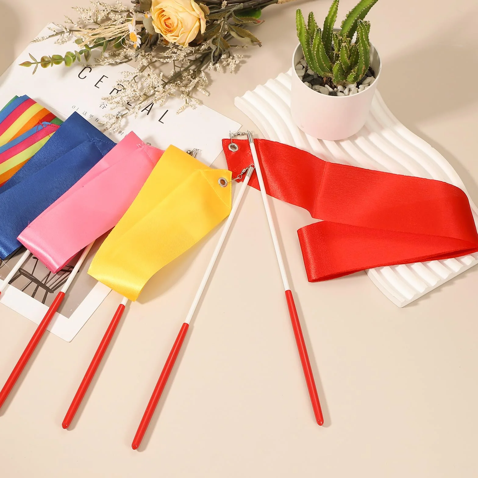 QUARKZMAN 2 Pcs Rubans De Danse Gymnastique Rythmique 78.7" Streamers pour Danseurs Baguette Tournoyante Jaune