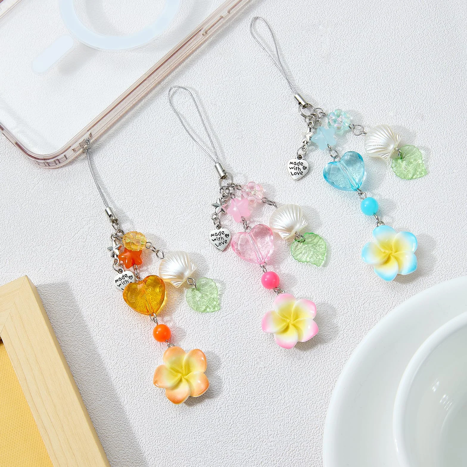BEEFLYING Pendentif Fleur d'Hibiscus Y2K Charmes Doré en Forme de Cœur pour Téléphone Portable