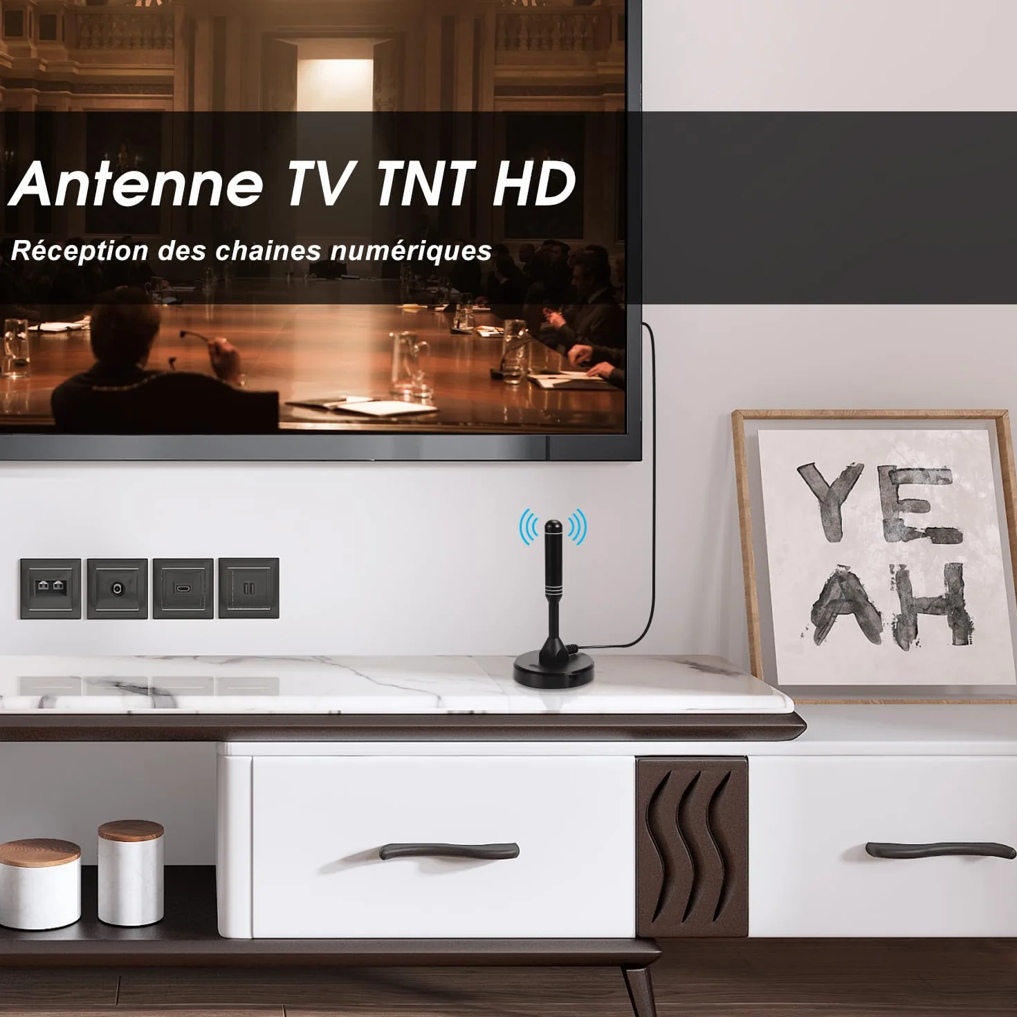 August DTA240 - Antenne TV Interieur TNT HD Puissante - Digital et Numérique UHD France, Magnétique Aimantée, Petite, Portable, Discrète, UHF VHF Salon, Caravane Camping-Car, 2m de câble - Noir
