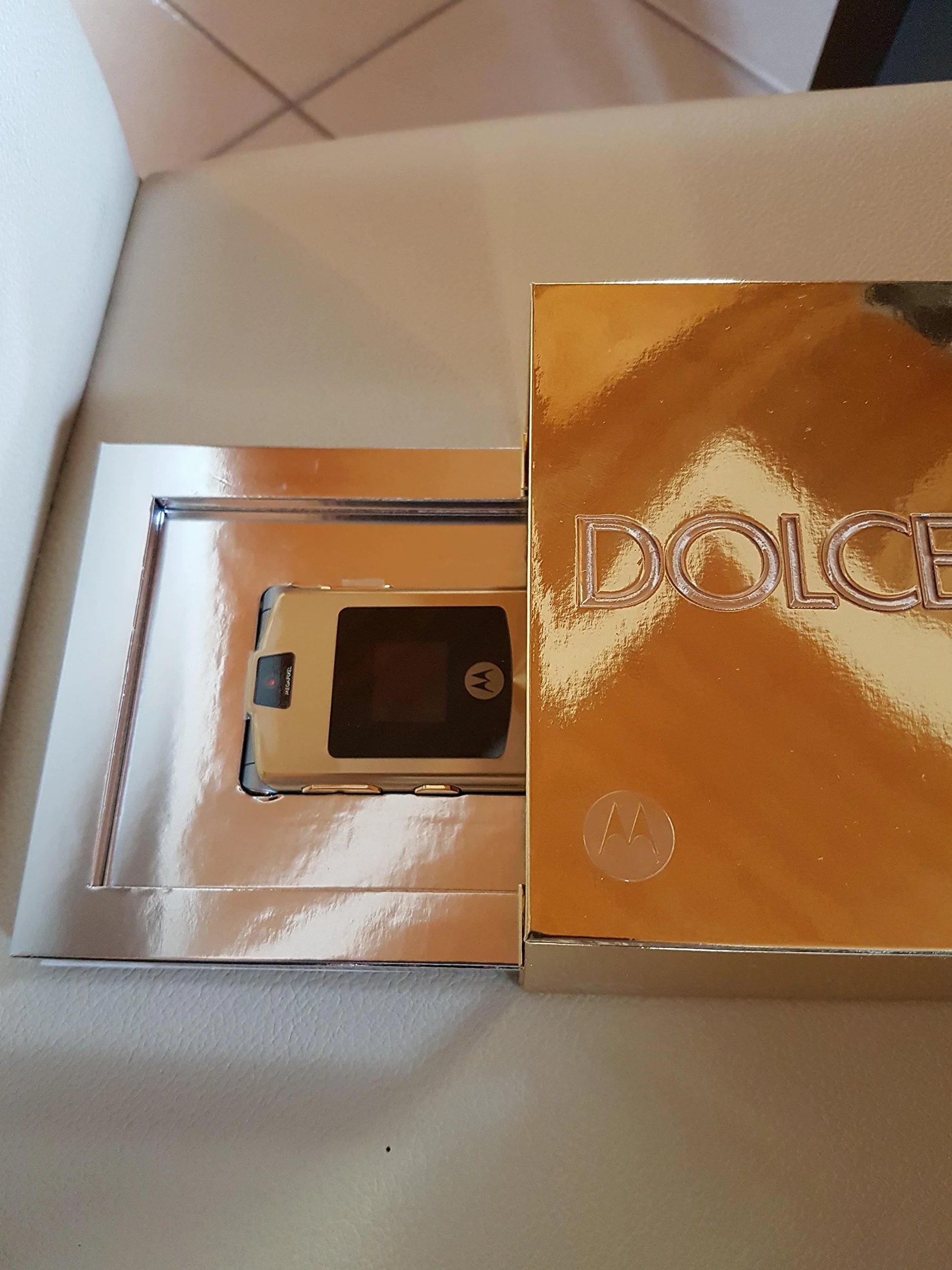 Motorola RAZR V3i Dolce & Gabbana Gold Edition