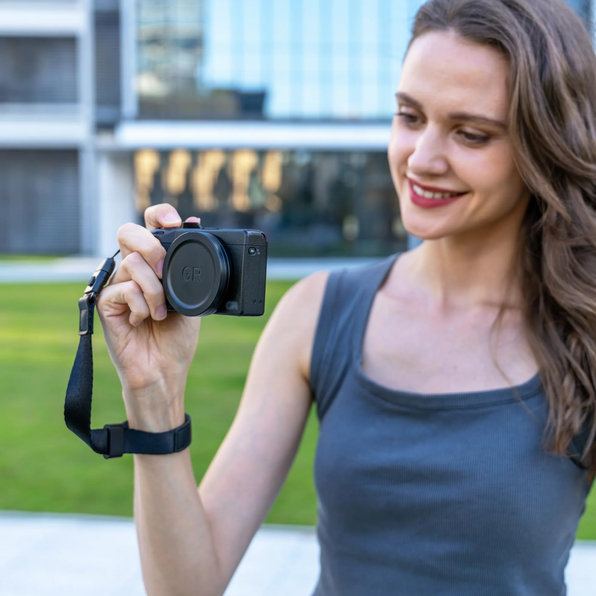 JJC Bouchon Objectif en Métal pour Ricoh GR IV Appareil Photo, Capuchon Protecteur en Aluminium Durable avec Intérieur en EVA Souple