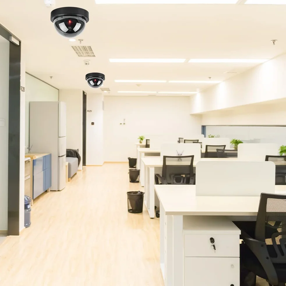 Lot de 4 Camera Factice, Fausse Camera Surveillance Exterieur & Intérieure, Fausse de Sécurité Caméra Dôme CCTV avec LED Clignotant Lumière pour Les Entreprises Magasins Accueil