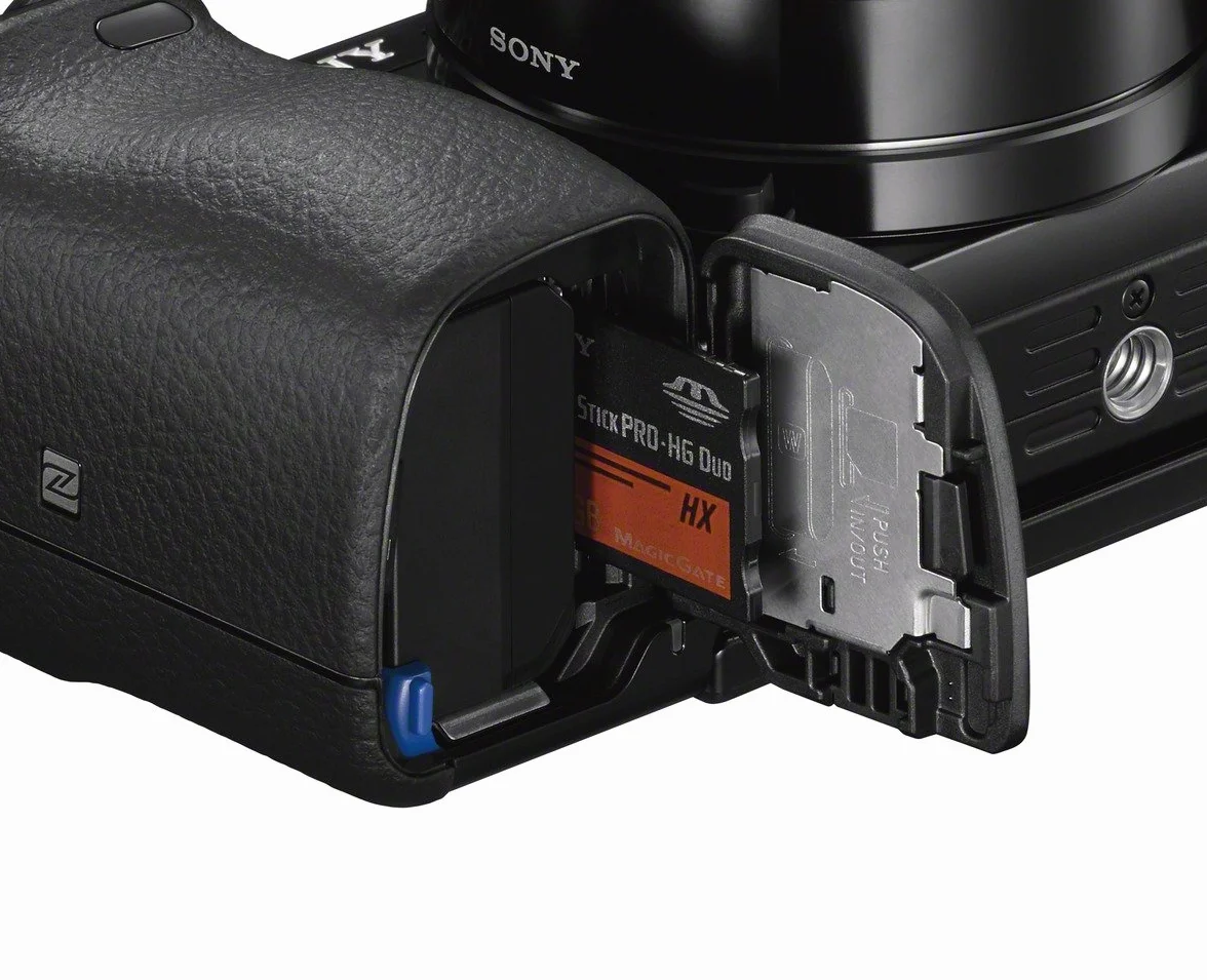Sony Appareil photo sans miroir A6000 avec objectif SELP1650