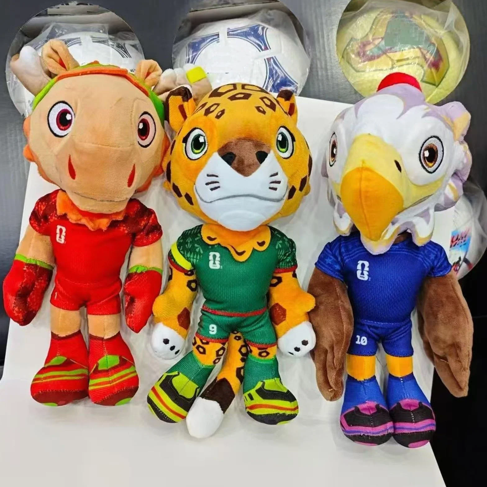World Fan Mascotte en peluche Léopard Cerf Ours 1 pièce
