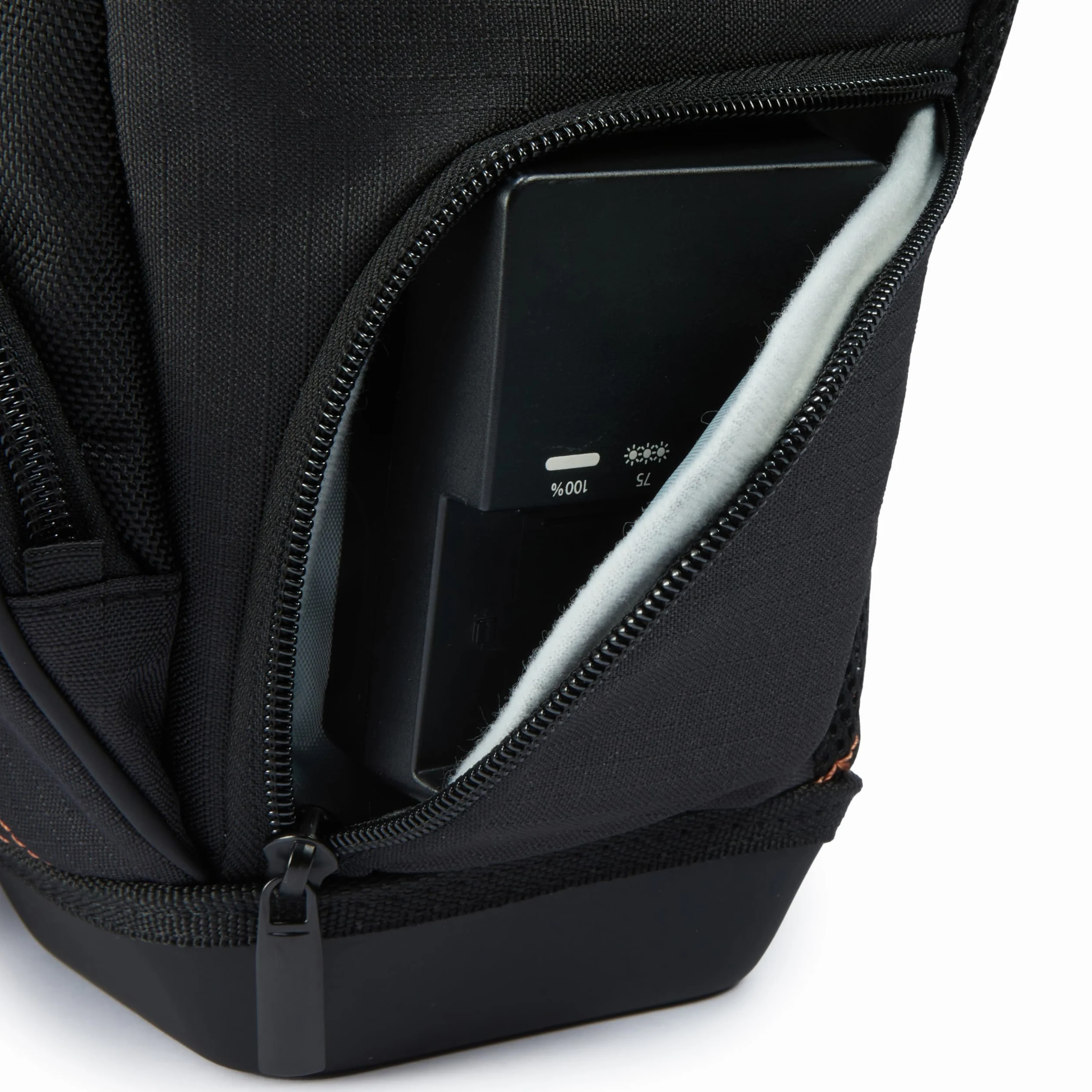 Amazon Basics Sac Bandoulière Style Housse pour Appareil Photo Reflex Numérique et Objectif, Imperméable, Noir