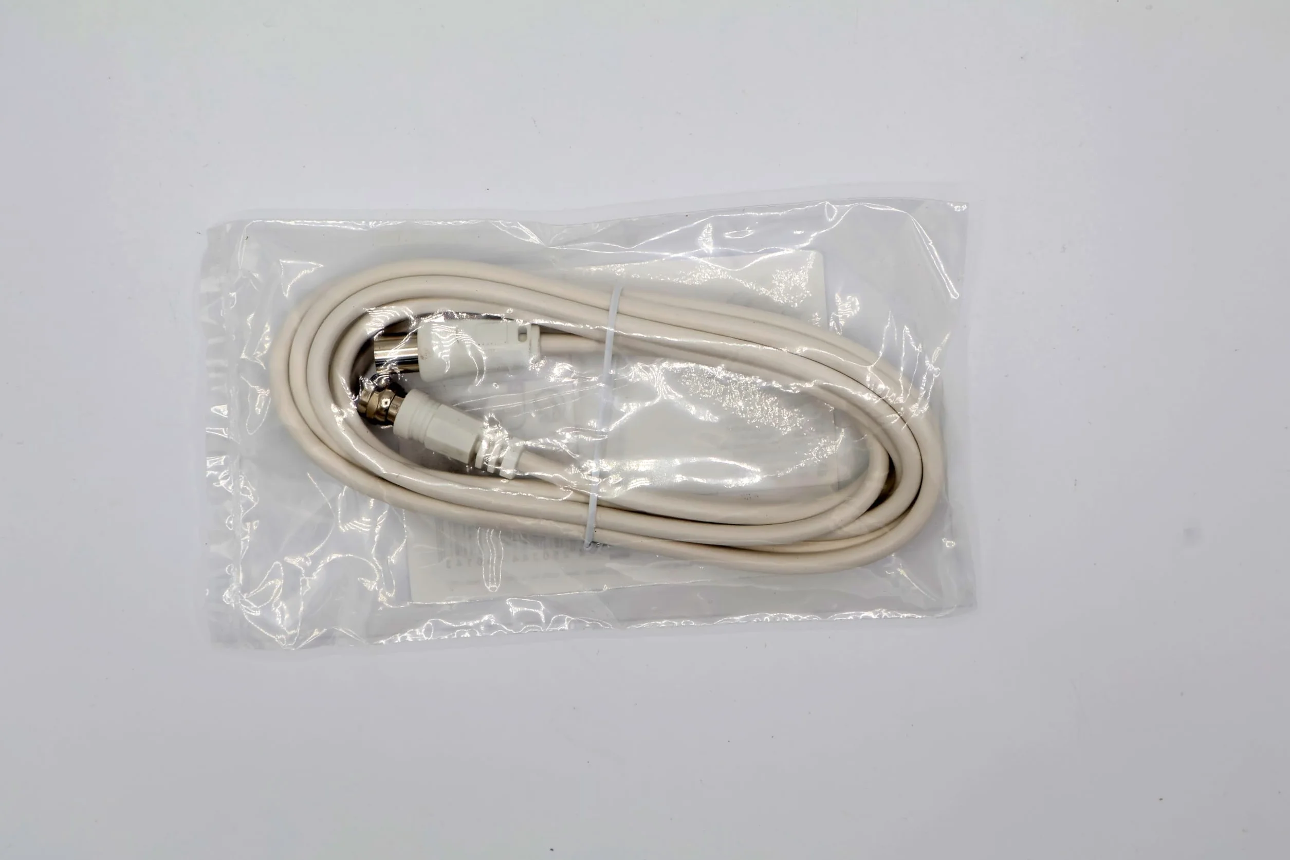 1aTTack.de Câble adaptateur pour antenne satellite, 2,5 mètres, 2 blindages, connecteur F vers connecteur coaxial, blanc SAT, F-coax, 75 dB