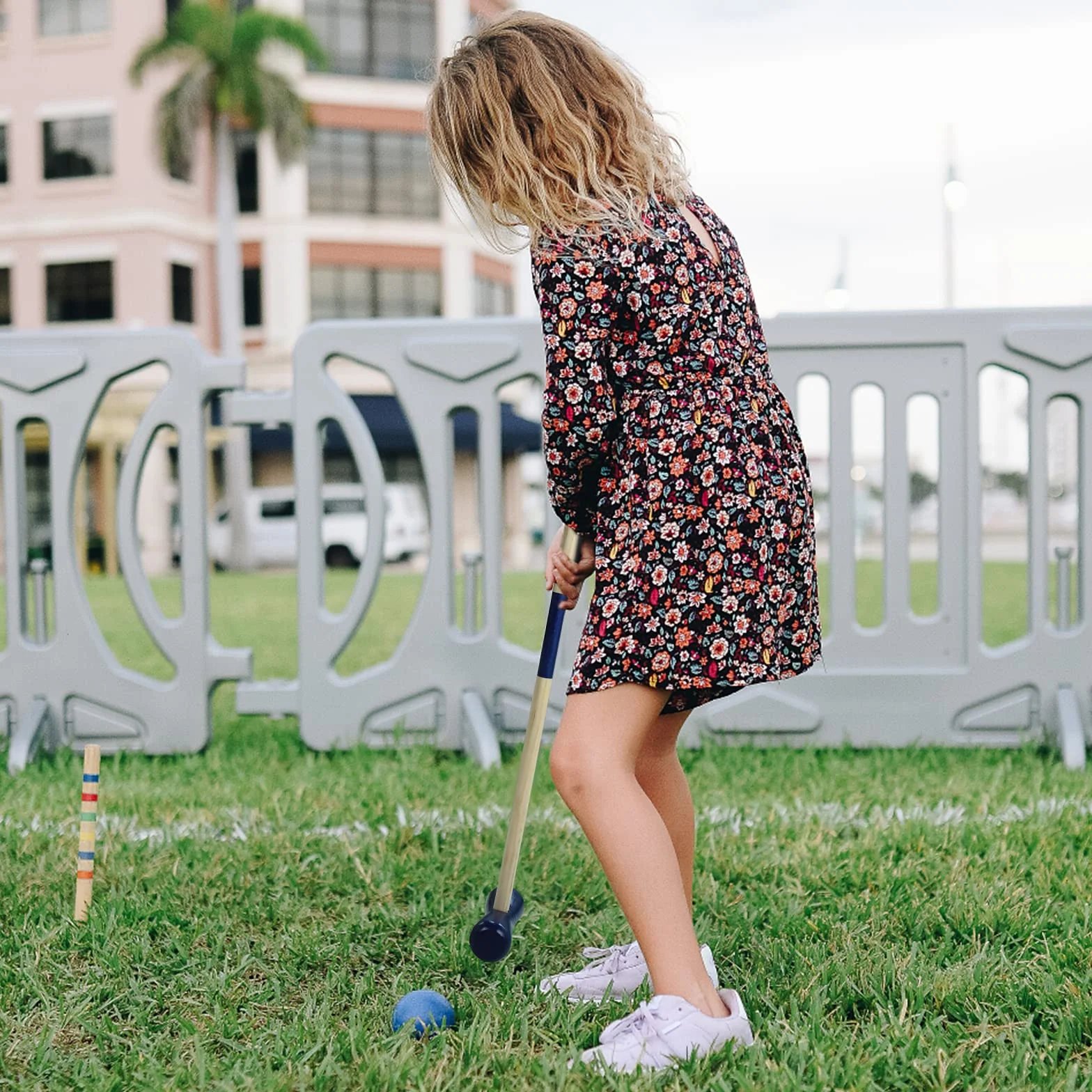 Jeu de Cricket pour Enfants, Ensemble de Croquet en Bois pour Adultes, Croquet 4 Joueurs avec Piquets, Maillets, Guichets et Balles