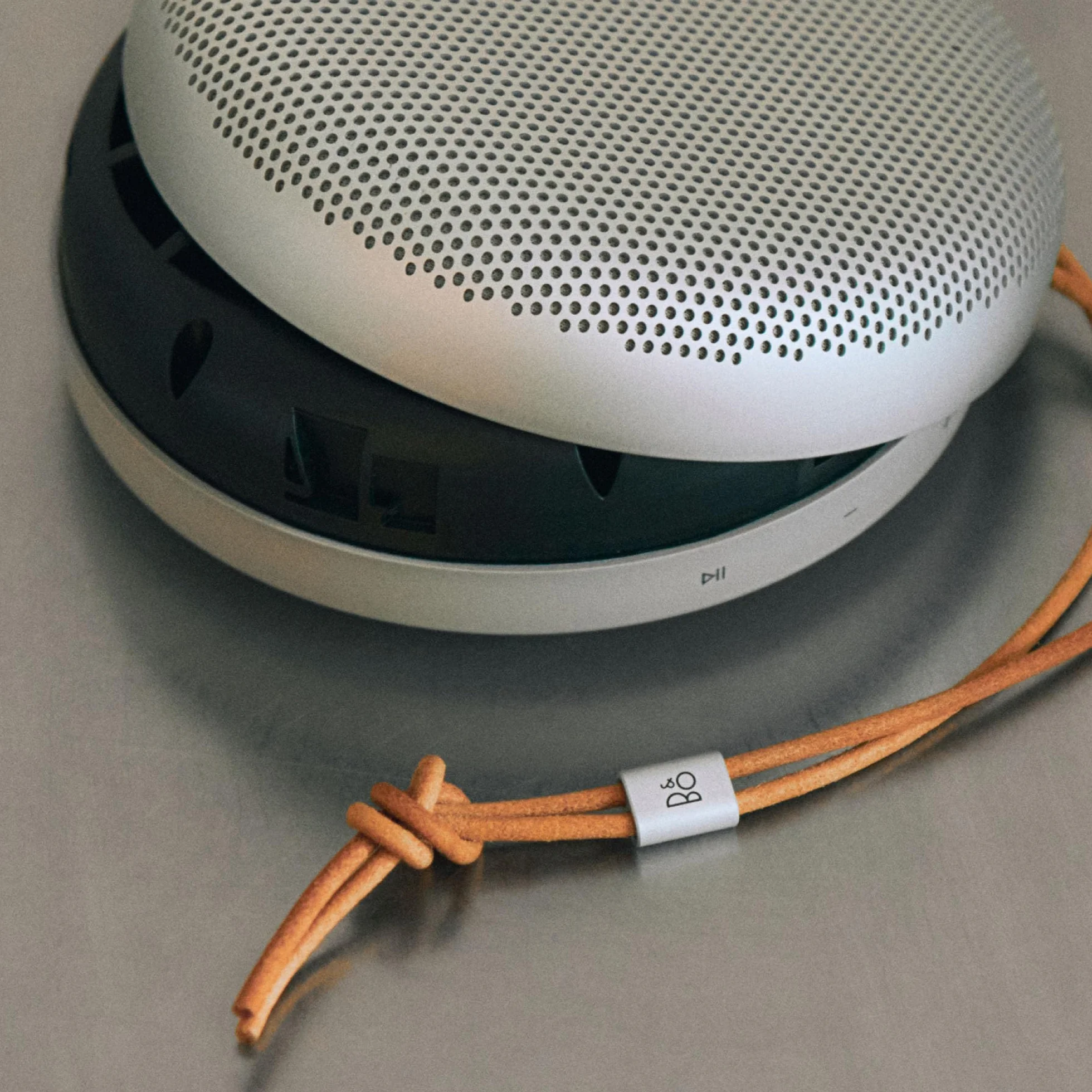 Bang & Olufsen Beosound A1 3rd gen Enceinte Bluetooth Portable IP67 Natural Aluminium