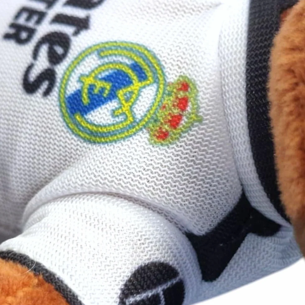 Real Madrid Peluche officielle Vini Jr. Uniforme 2024/25 fan collection
