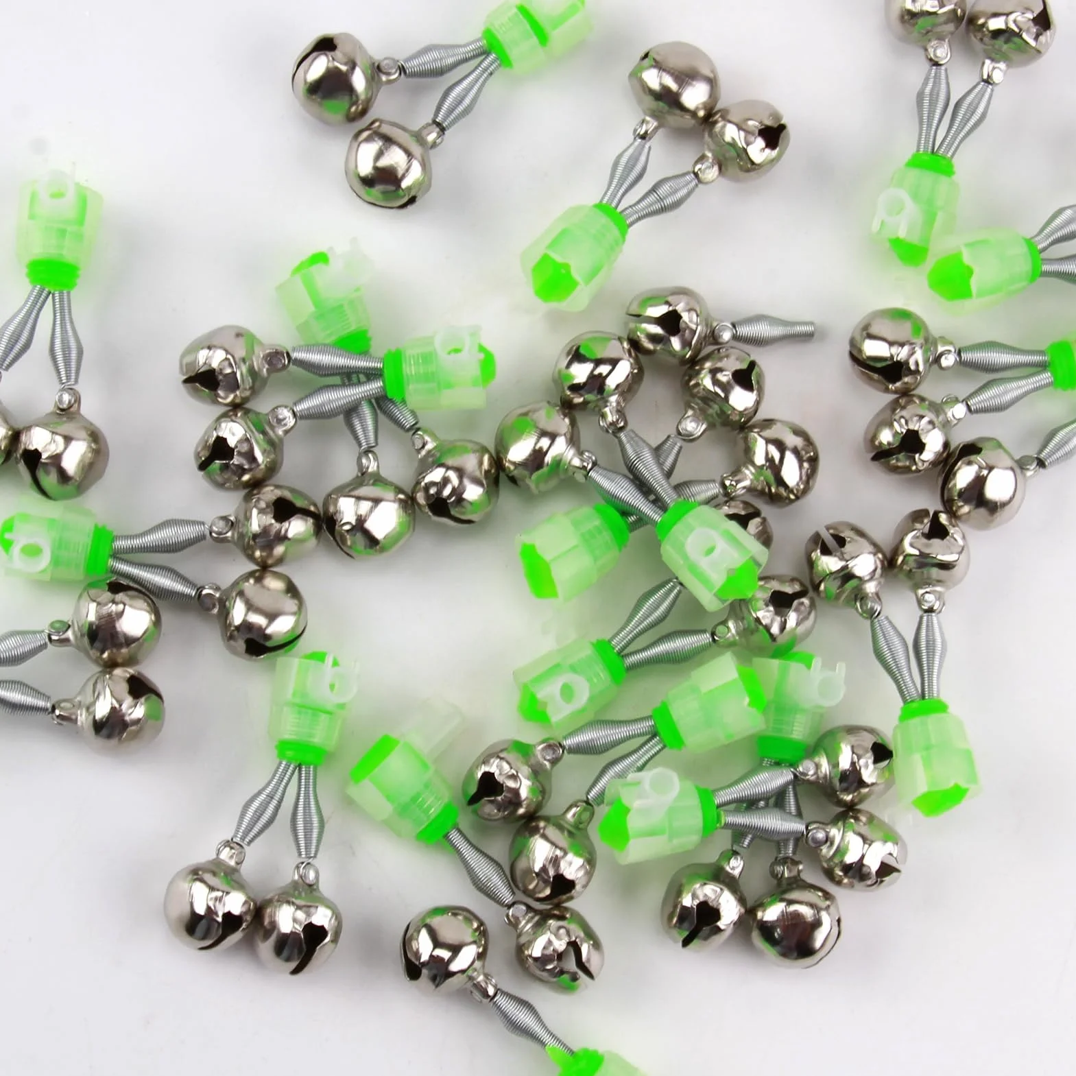 Lot de 20 Cloches de Pêche Clip en Spirale Lumineux Alarme Canne à Pêche Son Clair Fort Résistant Corrosion Nuit