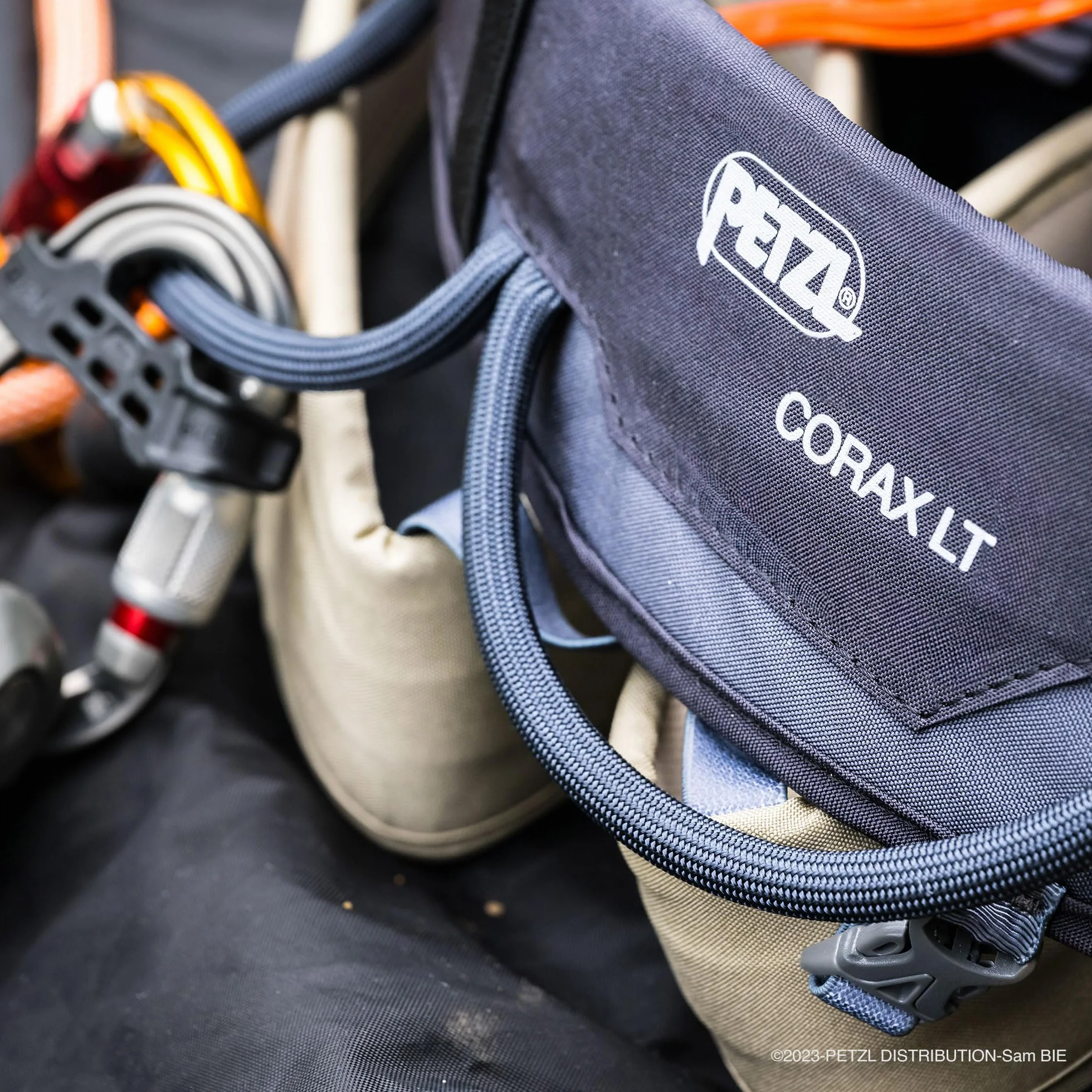 Petzl CORAX LT Fauteuil d'escalade unisexe adulte
