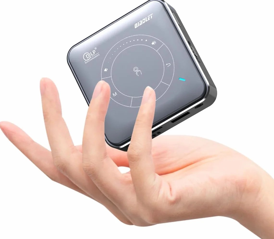 Mini Vidéoprojecteur DLP Pico Projecteur avec Batterie, 1080P, WiFi 6, Bluetooth 5.0, Portable avec Trépied