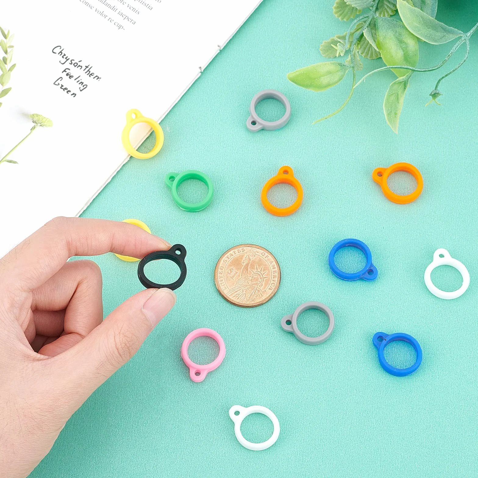 GORGECRAFT 20 pièces 10 Couleurs Anti-Perte Anneaux en Caoutchouc de Silicone Réglable Support de Bande Collier Lanière Pendentif pour Stylos, Diamètre de L'Appareil 13 mm/0.5 Pouces