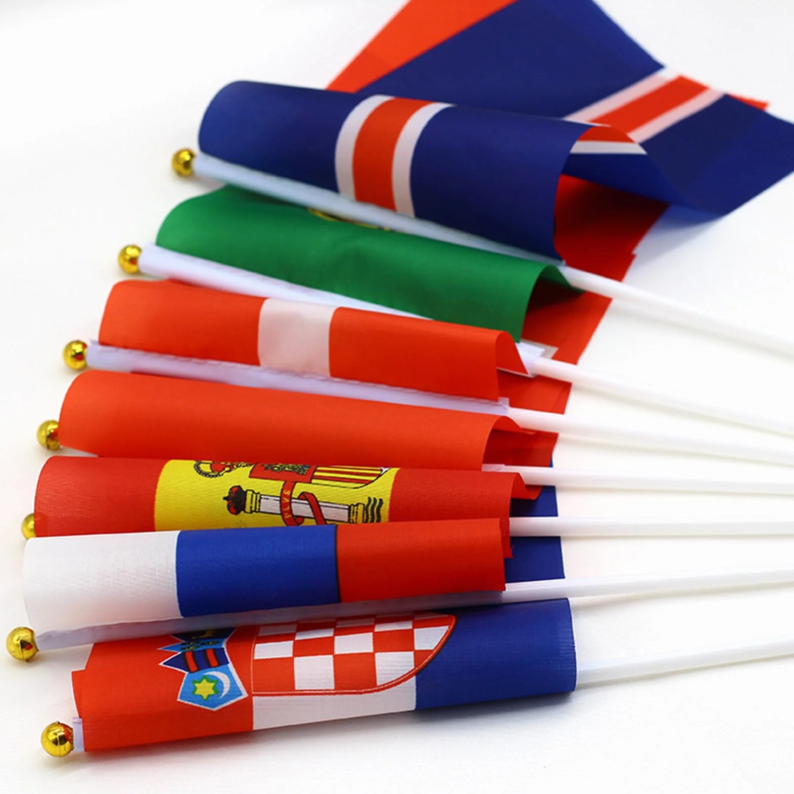 48 Drapeaux WM de football 2026 avec bâtons 14x21 cm Set supporters Coupe du monde 2026