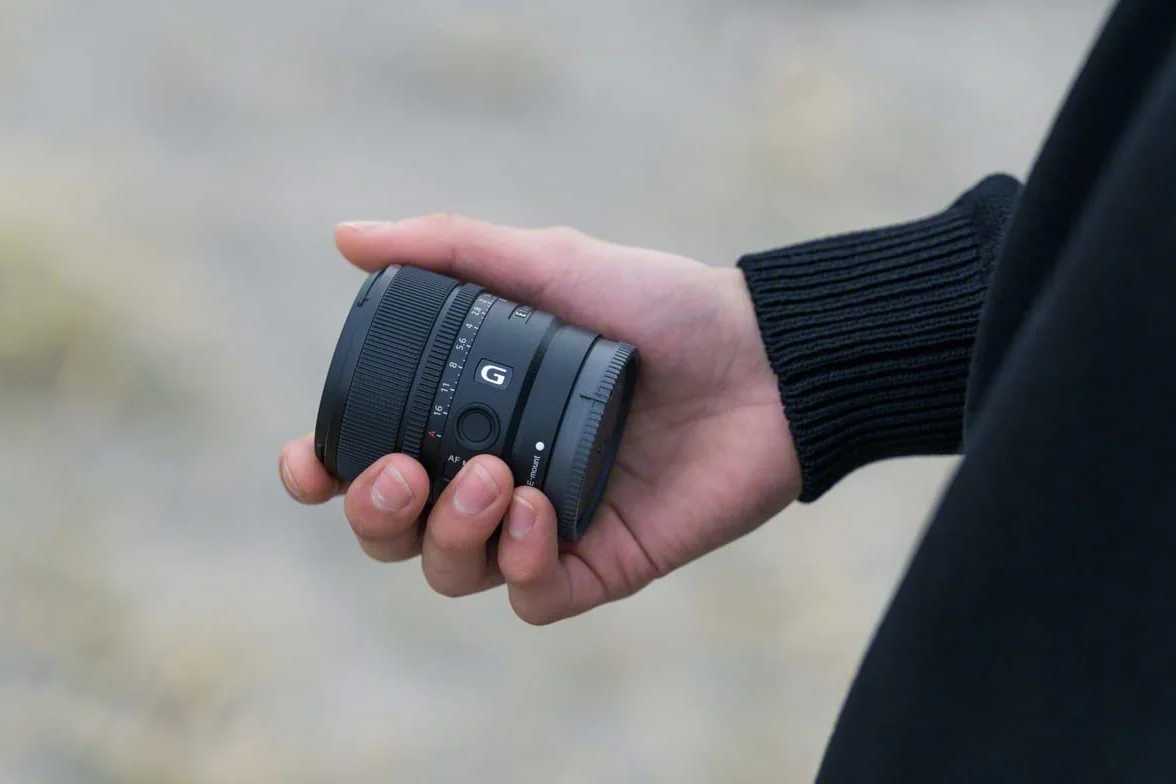 Sony SEL15F14G 15 mm F1.4 G Objectif Grand-Angle Plein Format APS-C E-Mount