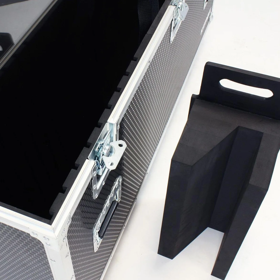 KIMEX Flight Case pour deux écrans TV 65"-75" sur roulettes