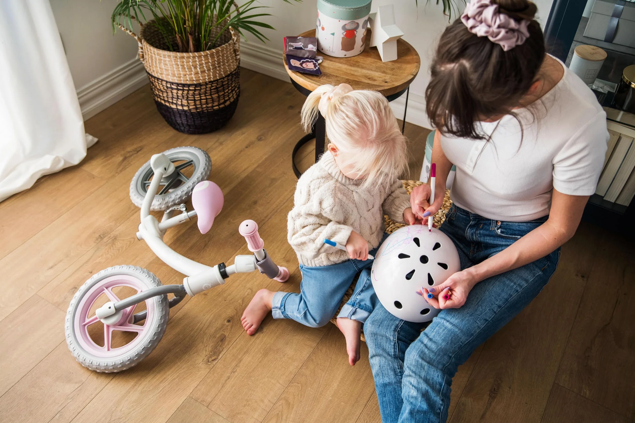 Casque Enfant Ajustable MoMi Mimi, Casque Vélo Antichoc 11 Trous Aération, Mousse Mentonnière Réglable