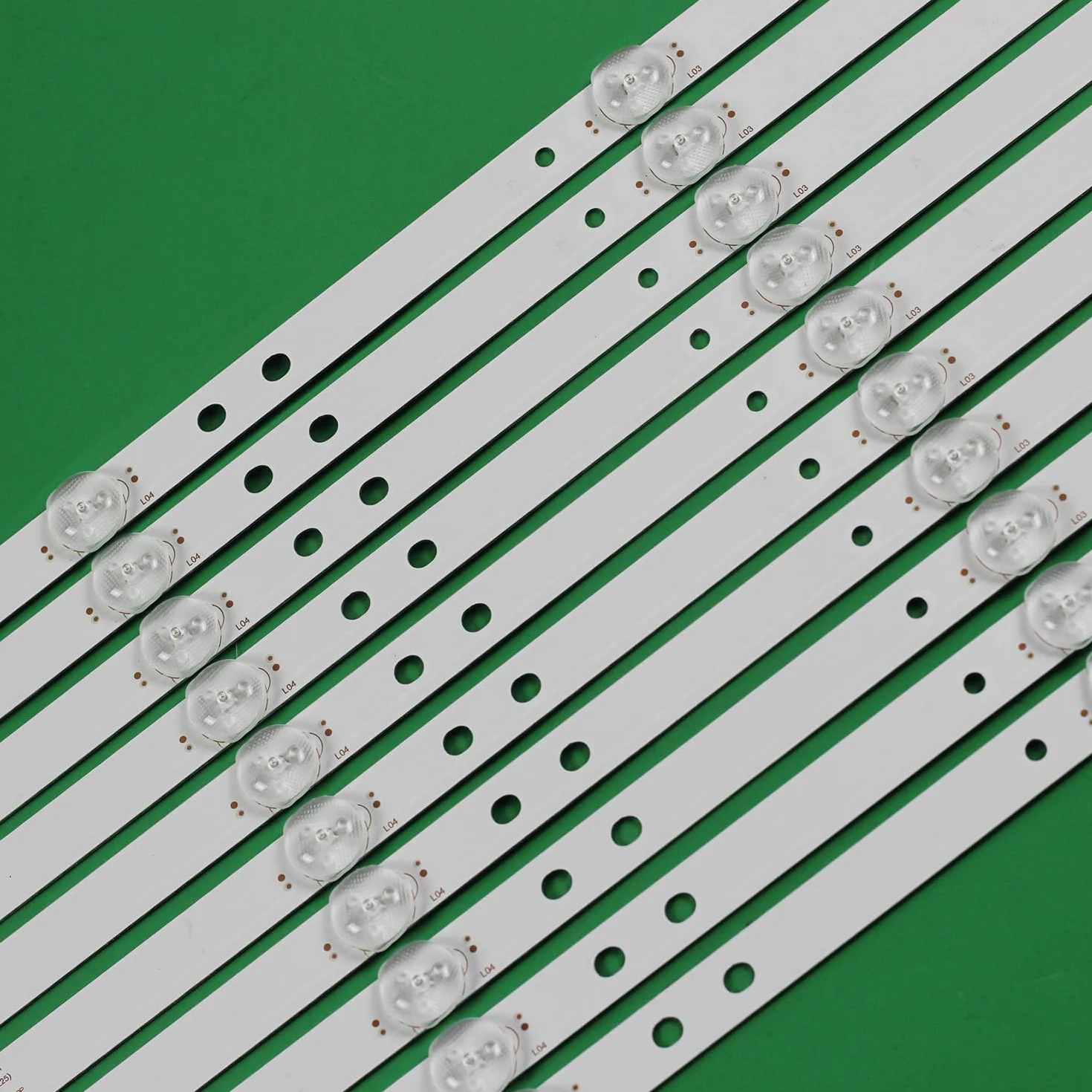 Lot de 10 Bandes LED CELED58419B7 E58DM1200, compatibles Fit for Les systèmes TD K58DLJ10US TVLED584K01 D58-M30 JS-D-JP58DM-051EC (81225) E58DM1000