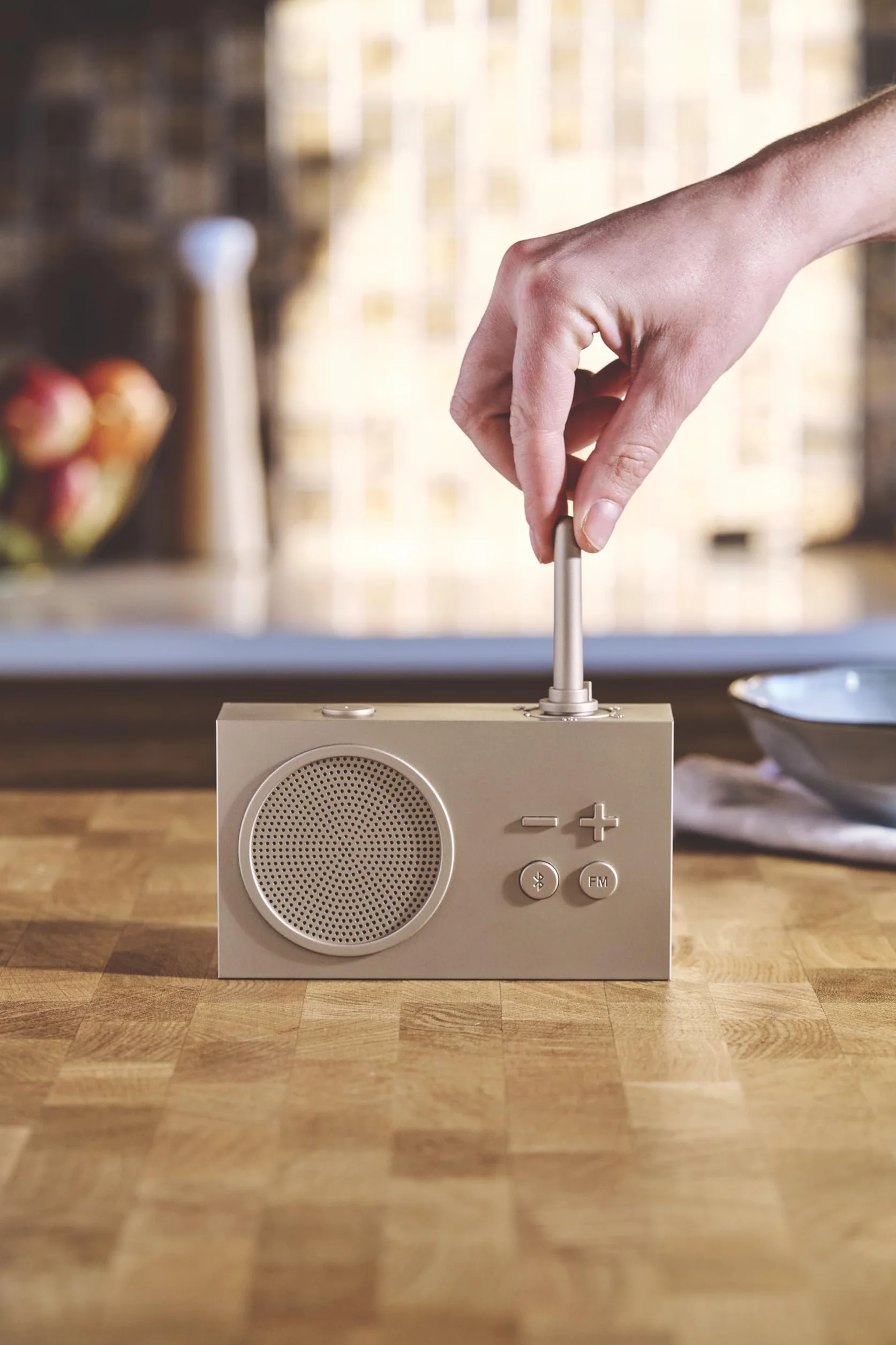 Lexon TYKHO 3 Enceinte Bluetooth Portable Radio FM Etanche Batterie Rechargeable Or