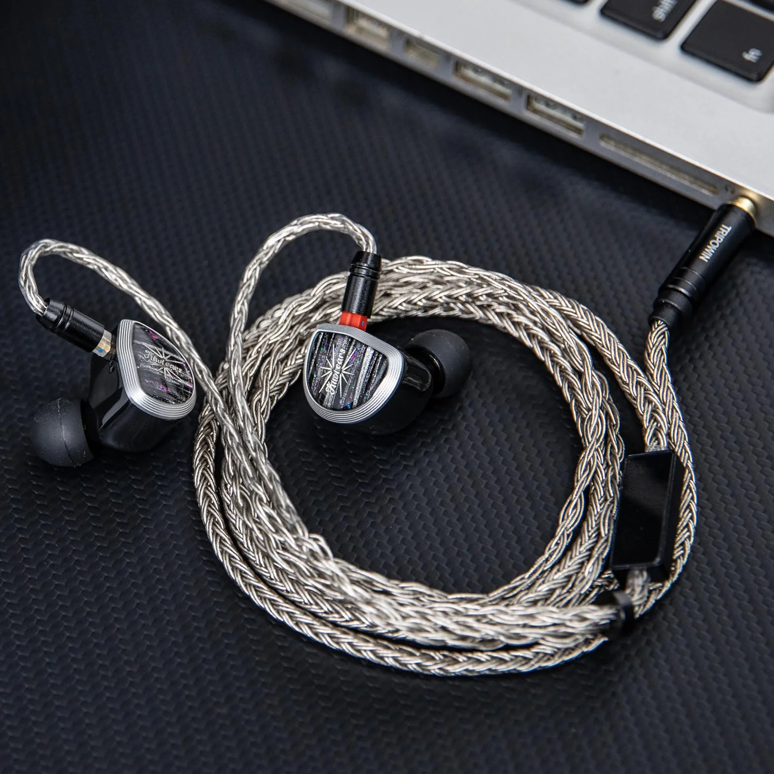 Linsoul Tripowin Zonie Câble de Mise à Niveau des IEMs HiFi, avec Omni Mic, Câble d’écouteur SPC plaqué Argent à 16 âmes, Type C/3,5mm Fil Anti-enchevêtreme de 1,25m (3,5 mm, 2 Broches 0,78 mm)