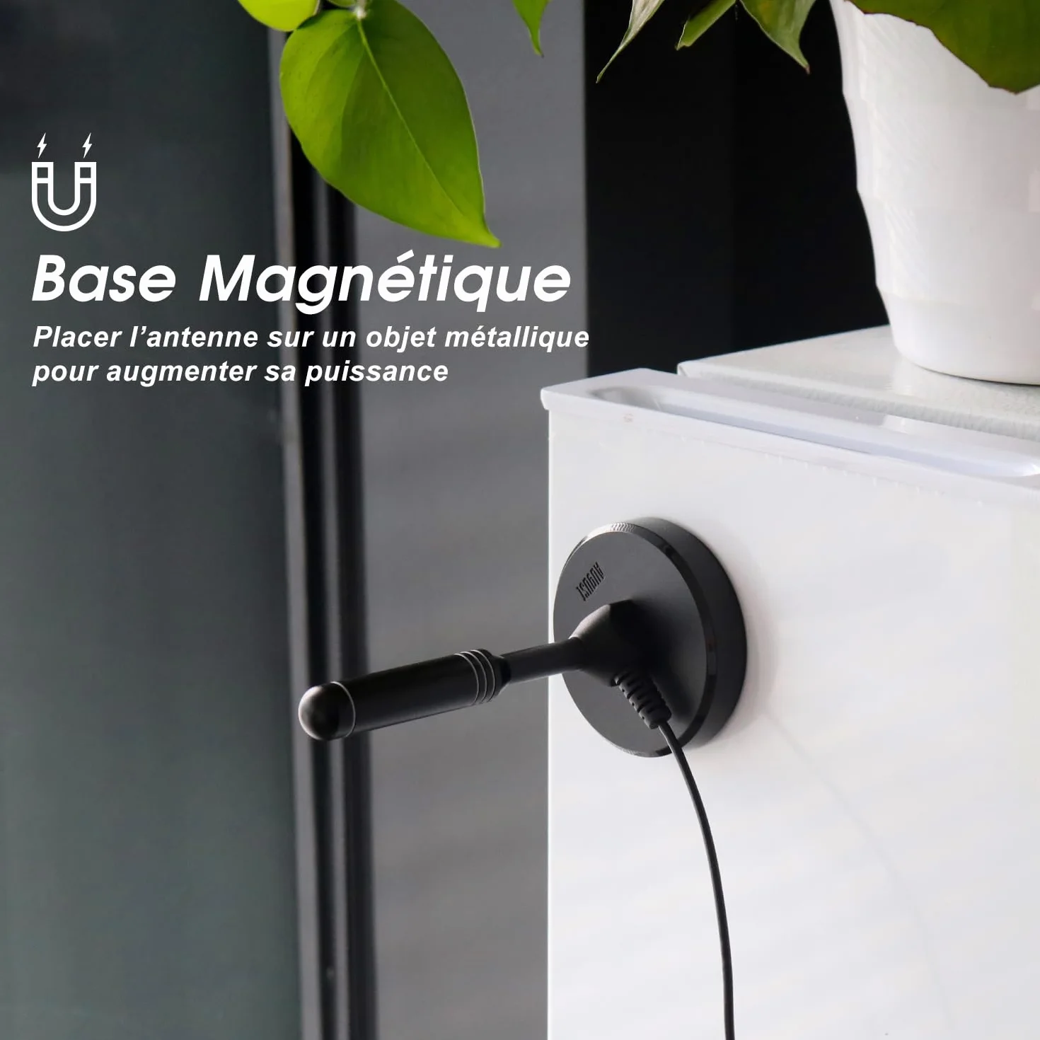 August DTA240 - Antenne TV Interieur TNT HD Puissante - Digital et Numérique UHD France, Magnétique Aimantée, Petite, Portable, Discrète, UHF VHF Salon, Caravane Camping-Car, 2m de câble - Noir