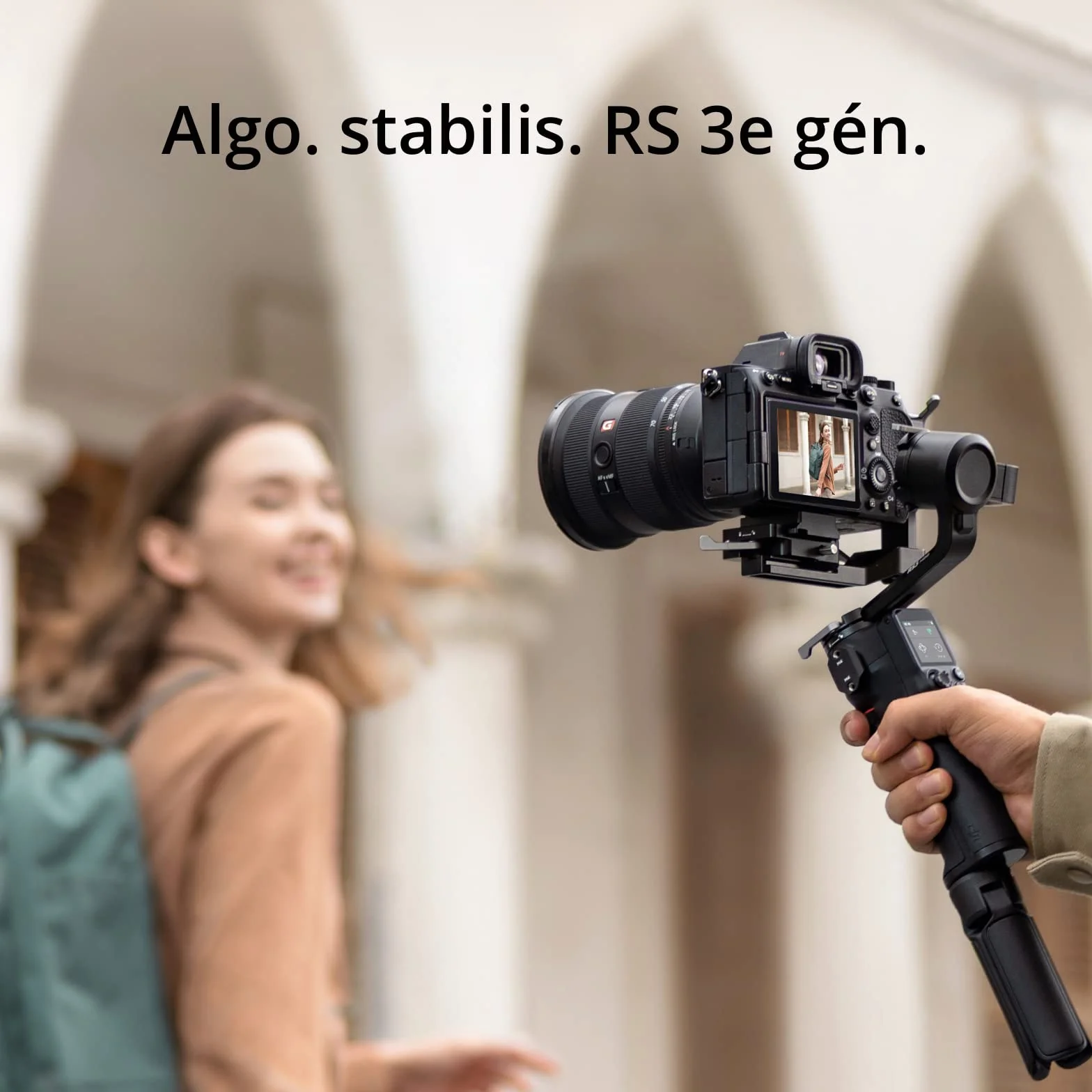 DJI RS 3 Mini, stabilisateur léger à nacelle 3 Axes pour Canon/Sony/Panasonic/Nikon/Fujifilm, Charge utile recommandée de 2 kg, contrôle obturateur par Bluetooth, Prise de Vue Verticale Native