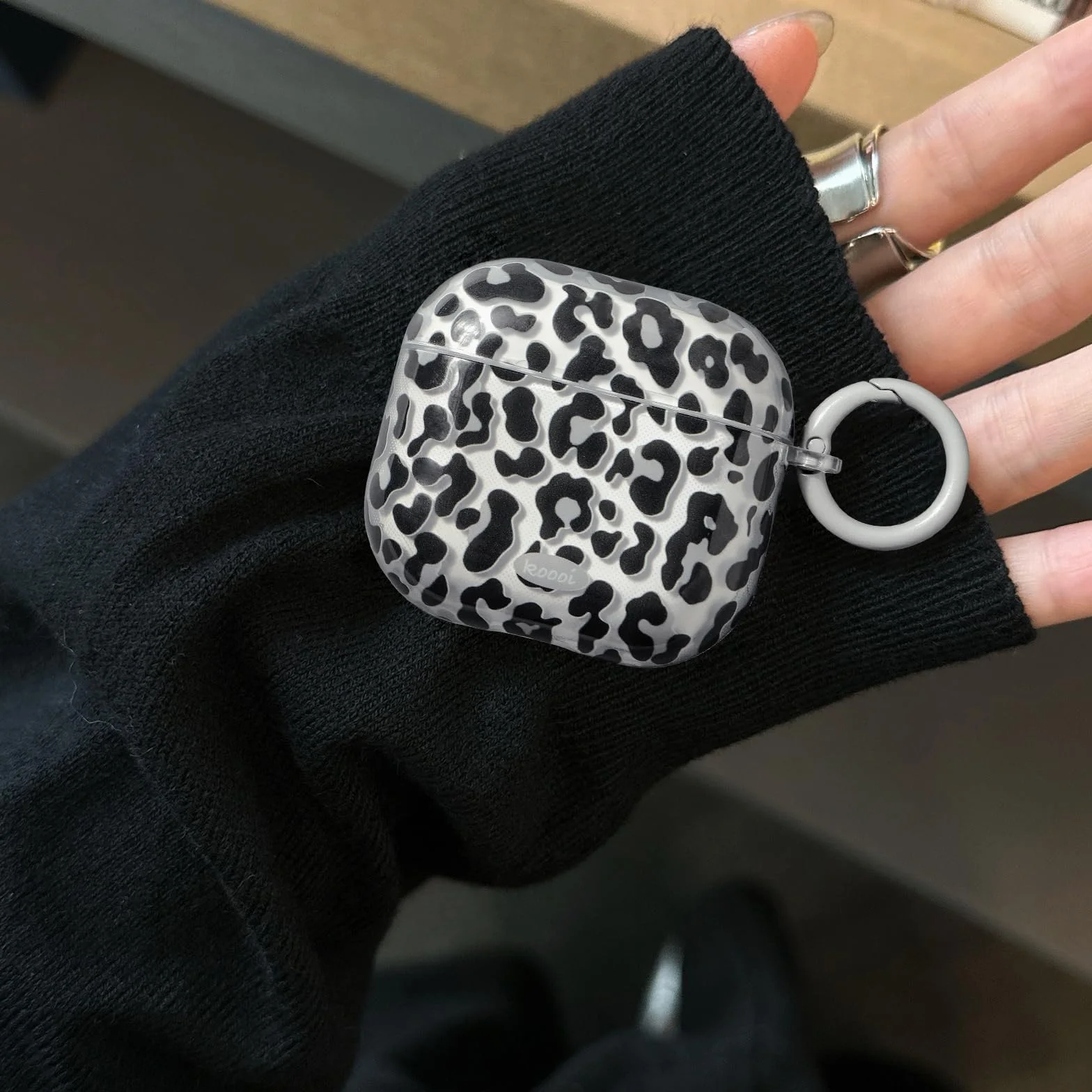 Coque AirPods 4 TPU Transparent Motif Léopard avec Kit de Nettoyage et Porte-Clés, Noir Léopard