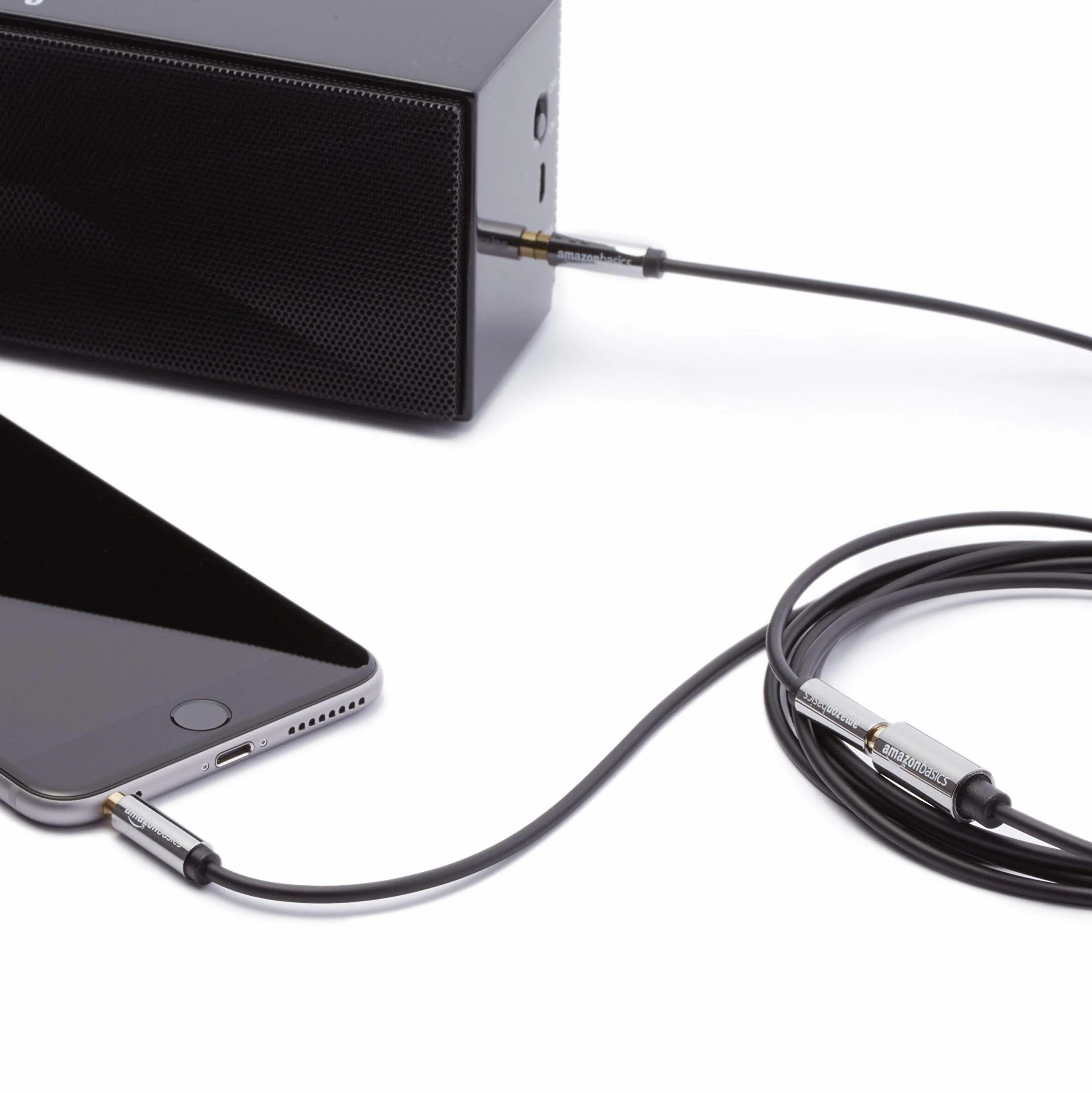 Amazon Basics Rallonge audio stéréo 3,5 mm Auxiliaire mâle vers femelle, 3.66 m, 12 feet, Noir