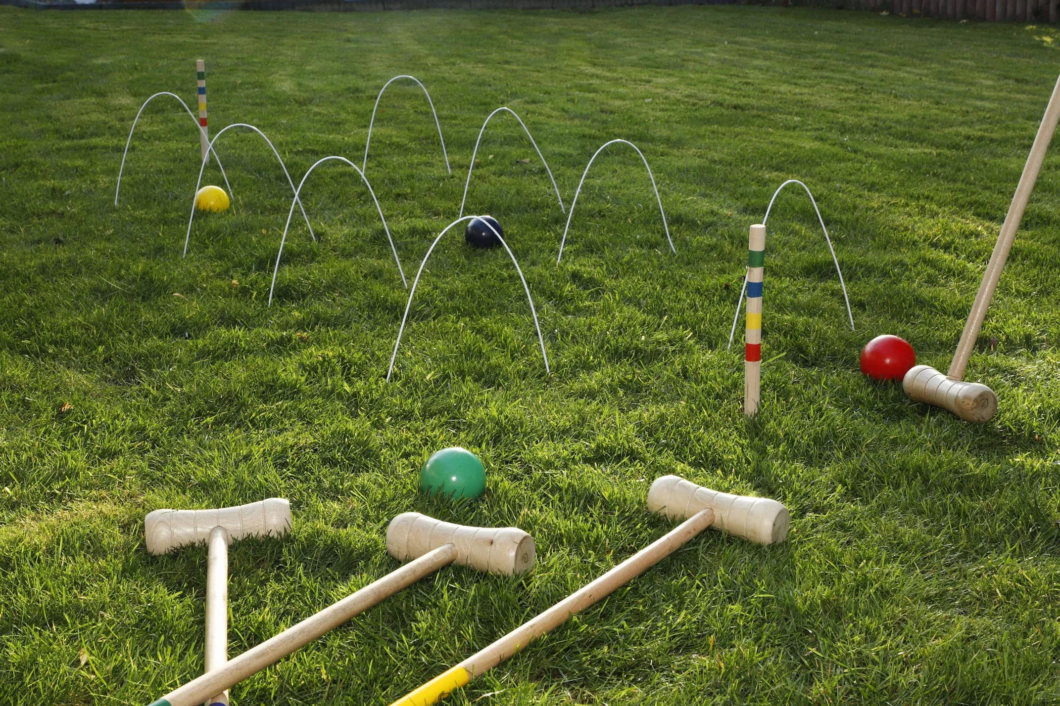 Spetebo Croquettes en bois avec sac de transport - Jeu de croquettes de jardin pour 4 joueurs