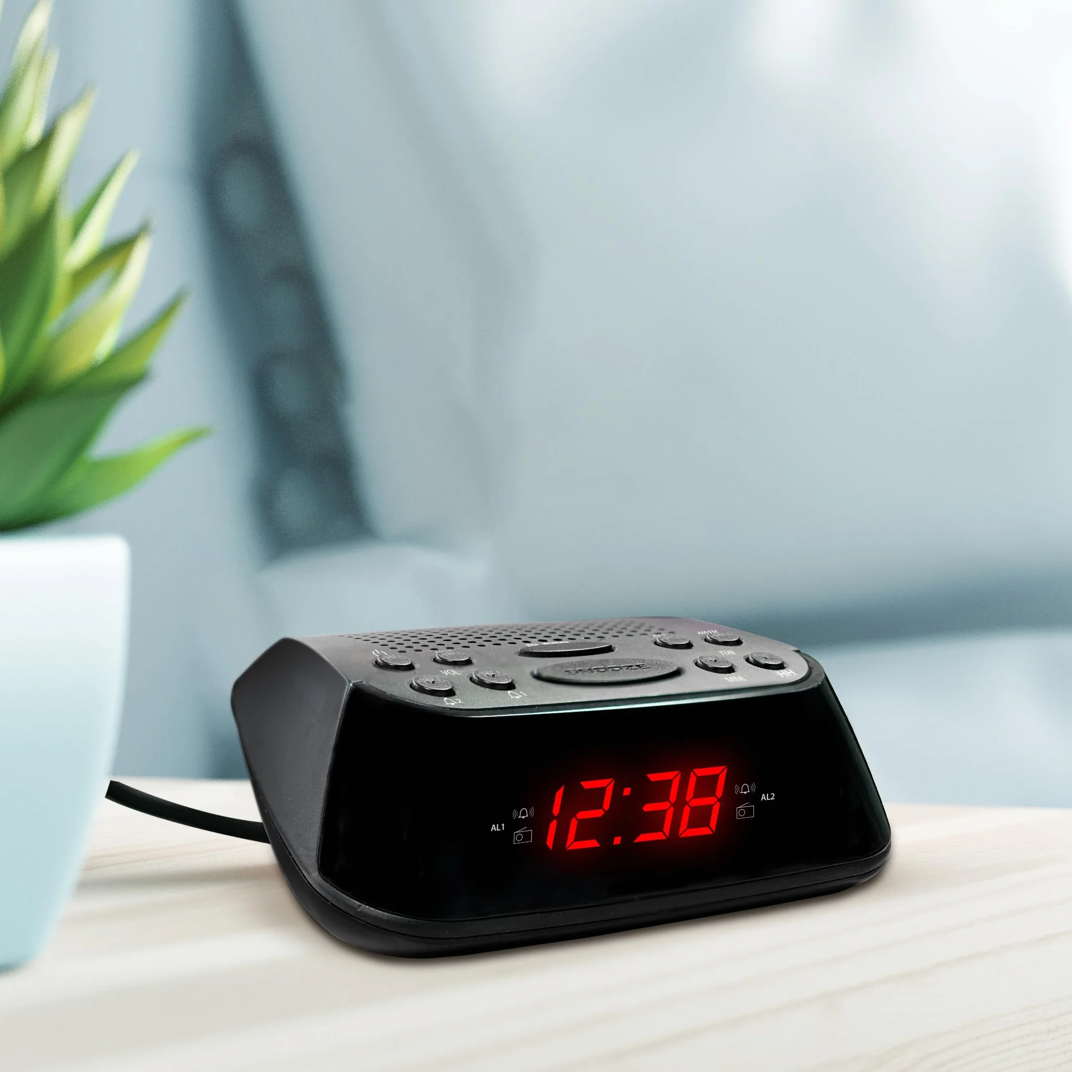 METRONIC 477003 Radio-Réveil FM Double Alarme (Programmable Radio FM ou Buzzer) avec Grand Ecran Affichage Rouge, Fonction Snooze, Alimentation Secteur + Sauvegarde Piles, Simple d'Utilisation - Noir