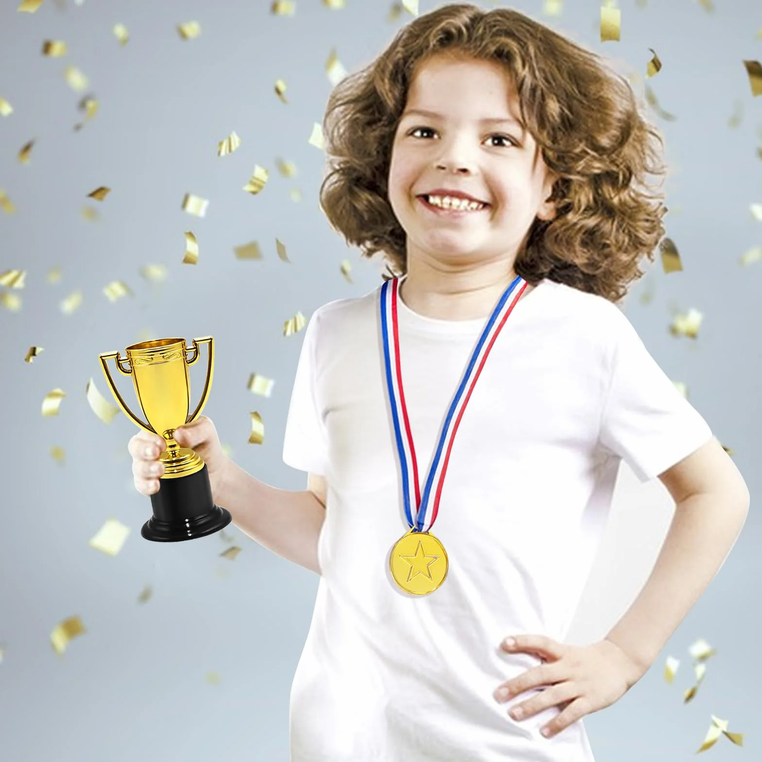 Médailles Mini Trophées Plastique 6 Pièces pour Fête Anniversaire Enfants Sport Scolaire Cadeaux Récompenses