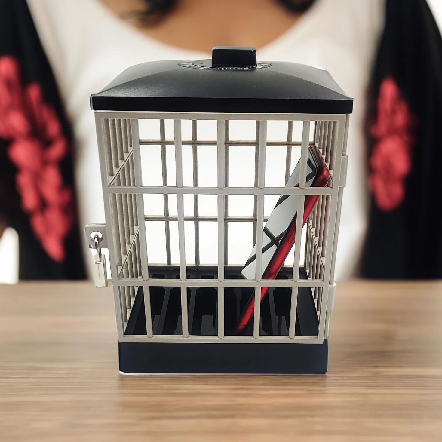 Prison pour Portable avec minuterie et clé - La Solution Ultime pour Les accros du Portable - Mad Monkey