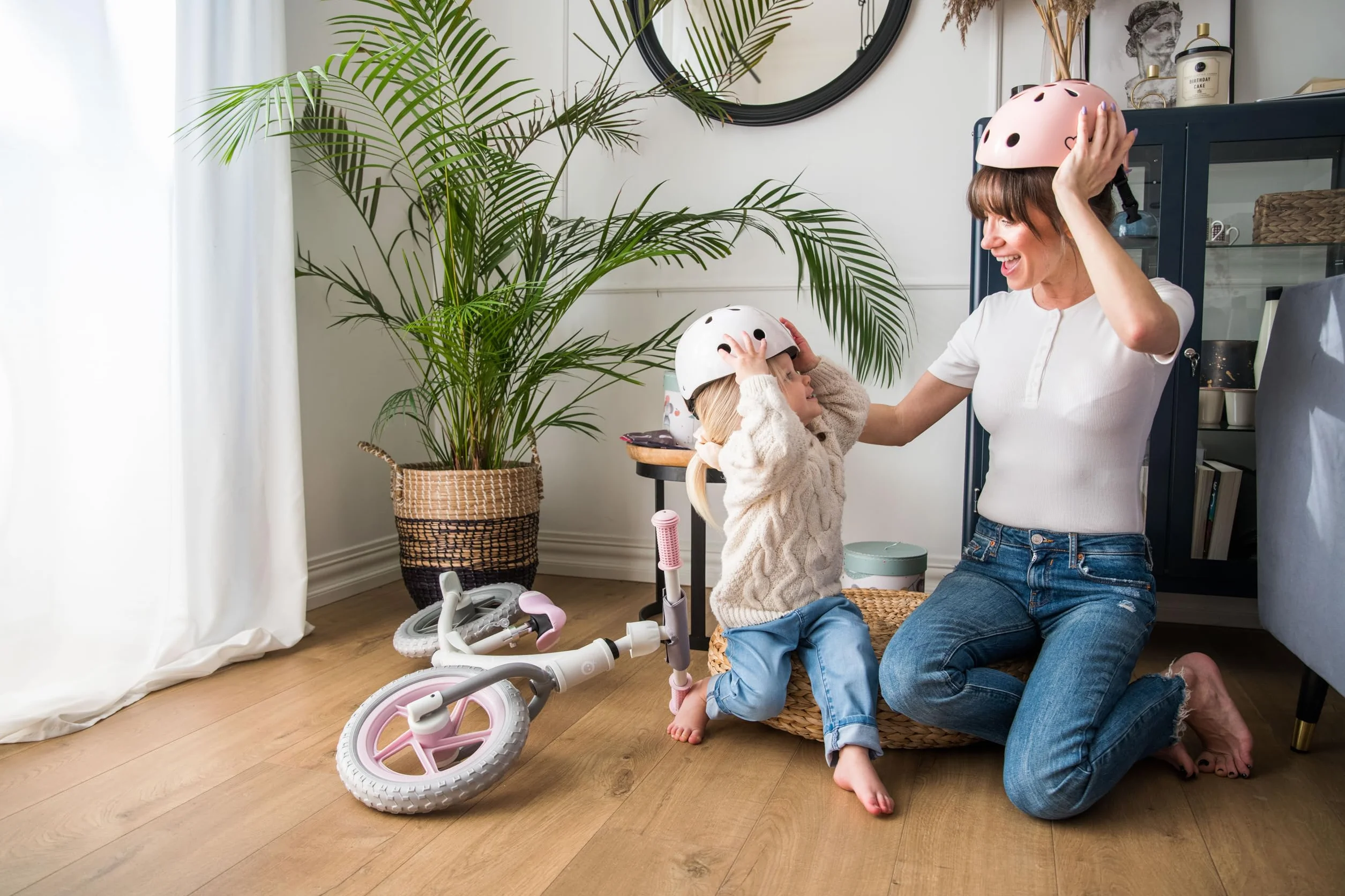 Casque Enfant Ajustable MoMi Mimi, Casque Vélo Antichoc 11 Trous Aération, Mousse Mentonnière Réglable
