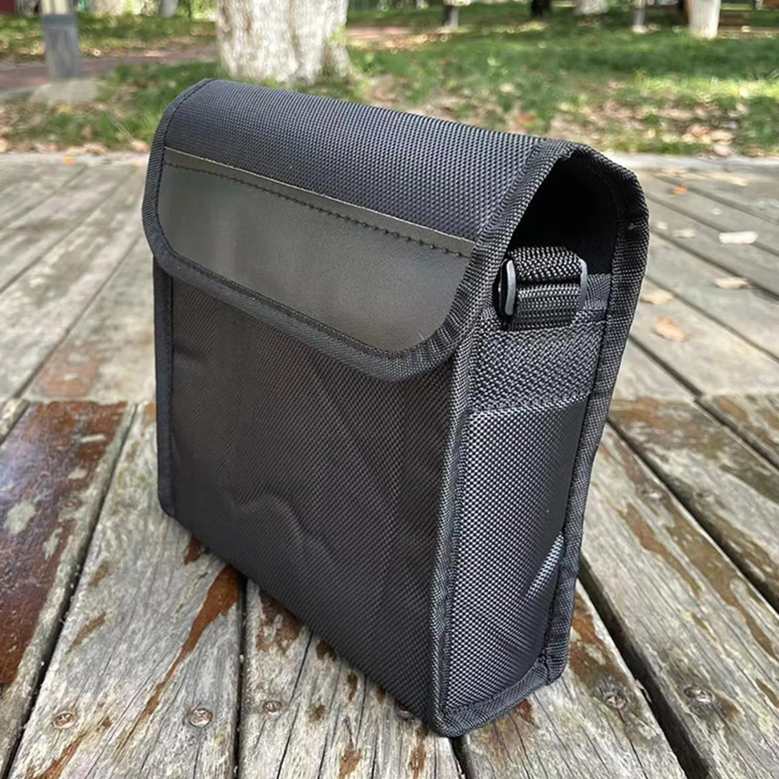 Compacts Sac de transport pour jumelles portables Sac de poitrine pour la randonnée et le camping